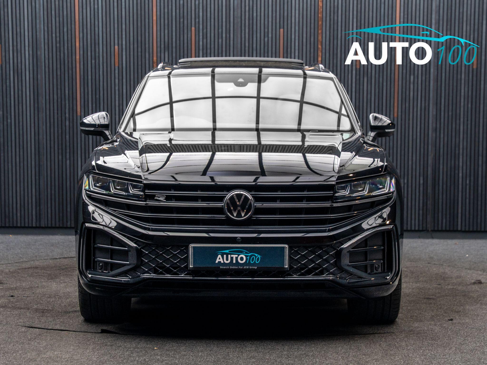 Volkswagen Touareg view 9