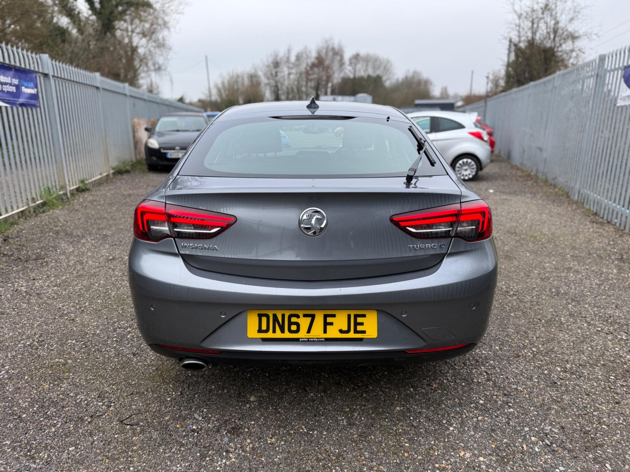 2017 Vauxhall Insignia image 6