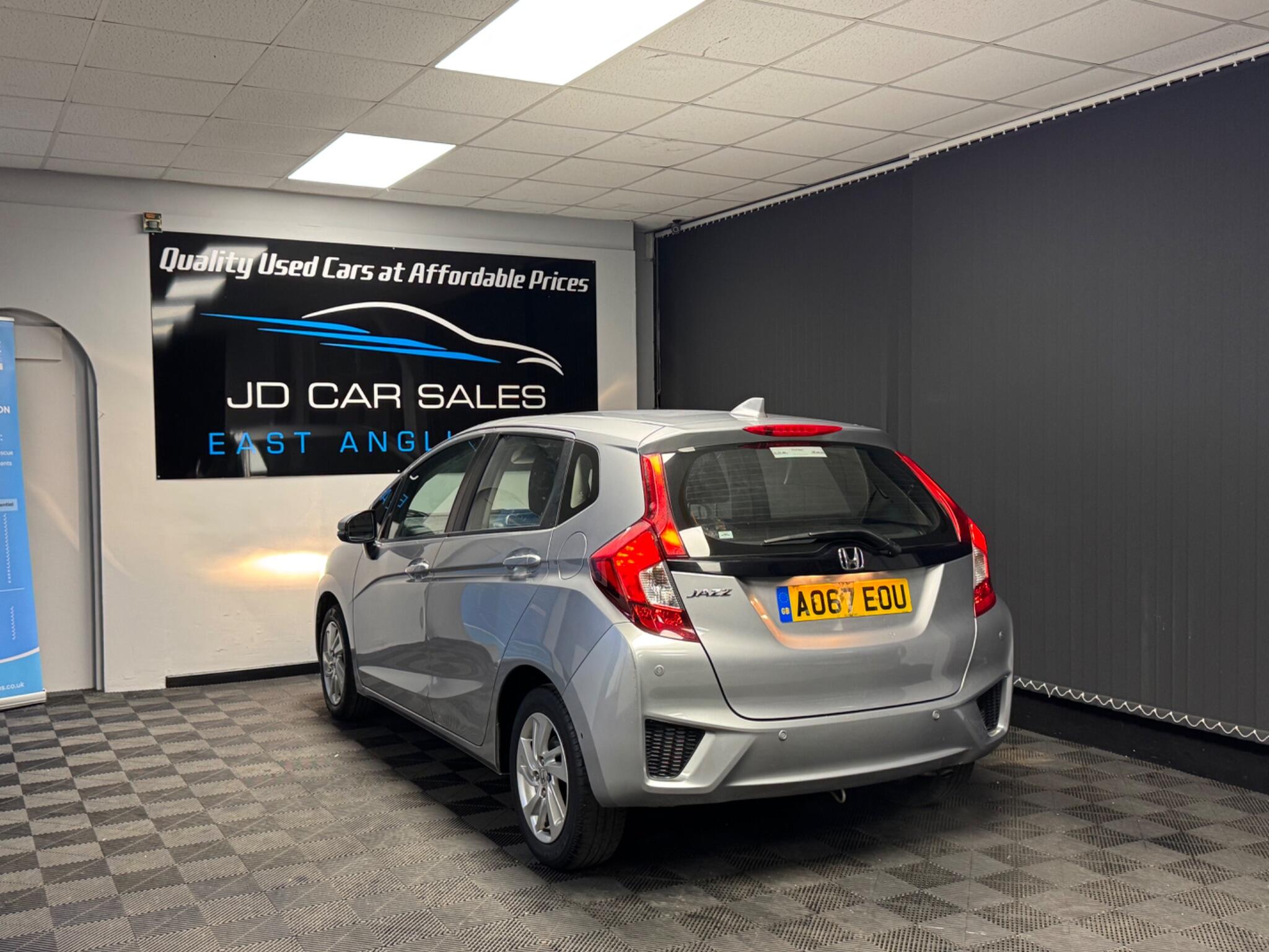 2017 Honda Jazz 1.3 i-VTEC SE CVT Euro 6 (s/s) 5dr • 52,600 miles image 16