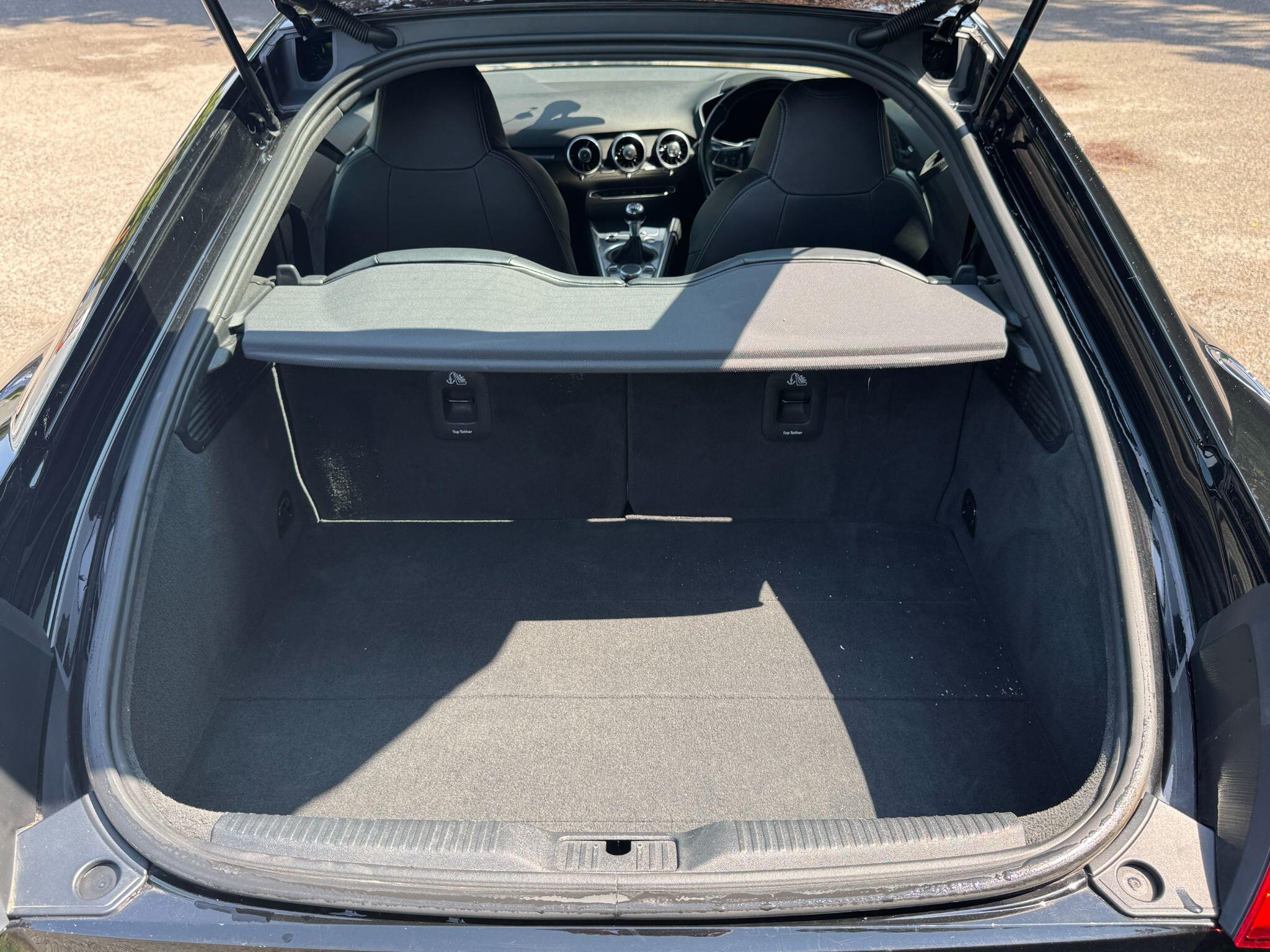 Audi TT view 18