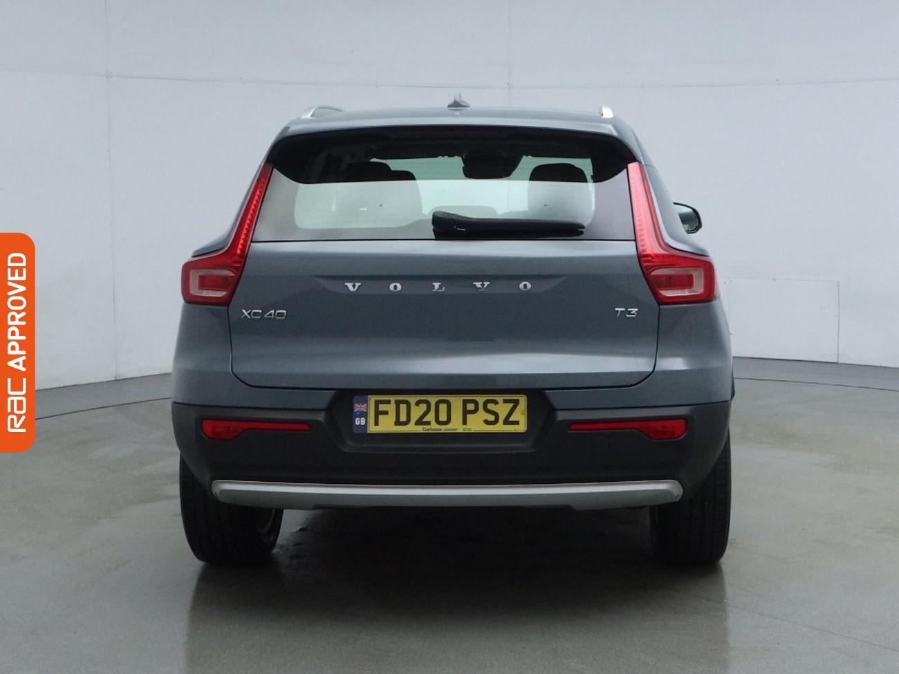 Volvo XC40 view 8
