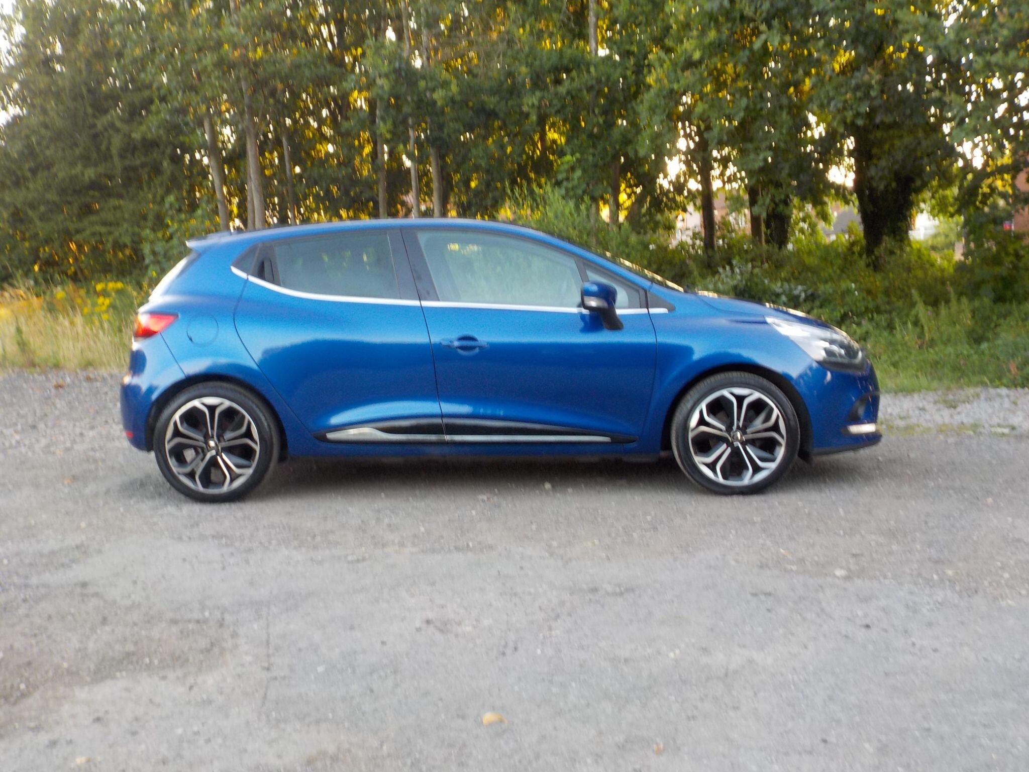 Renault Clio 0.9 TCe Iconic Euro 6 (s/s) 5dr