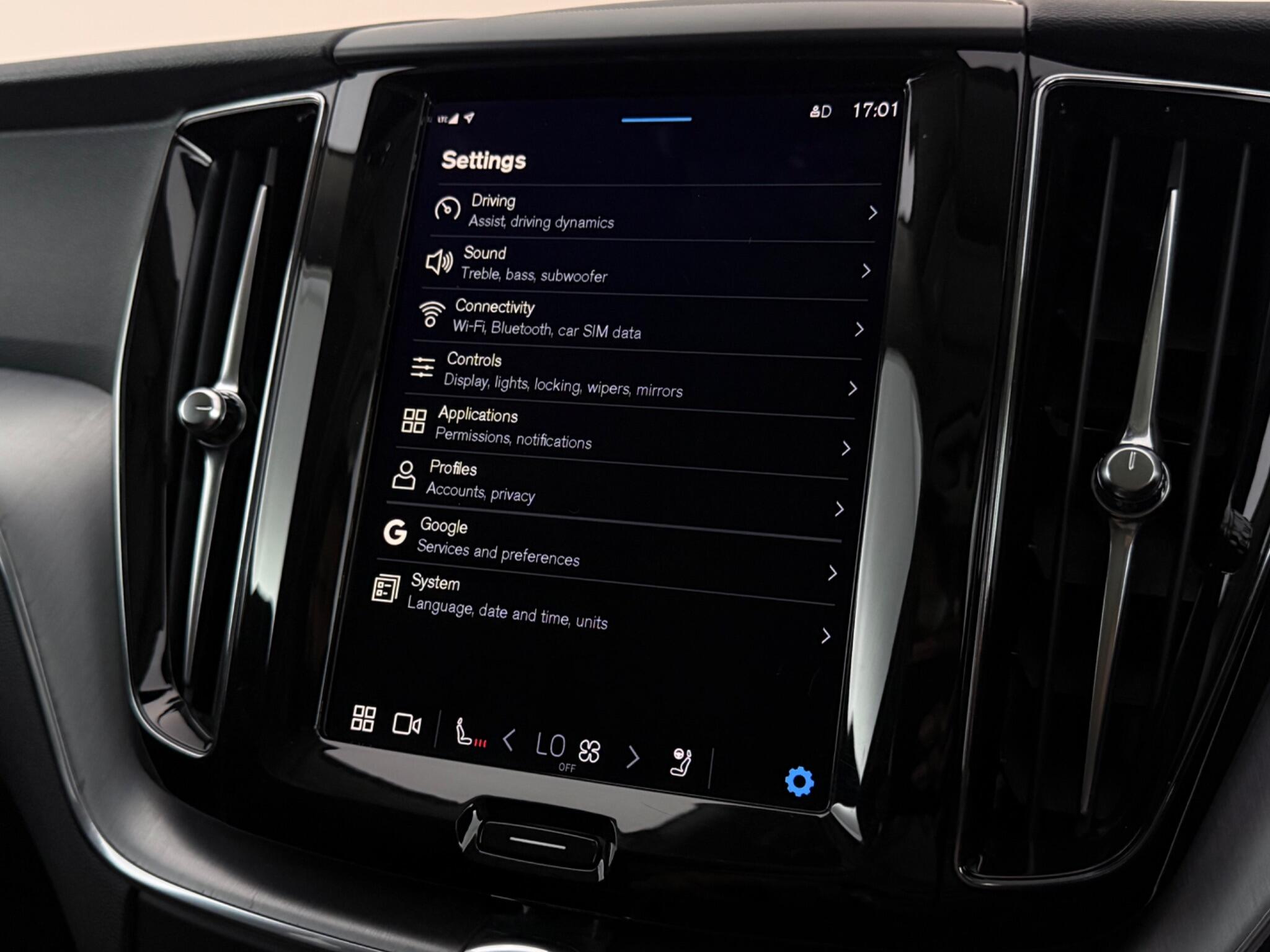 Volvo XC60 view 25