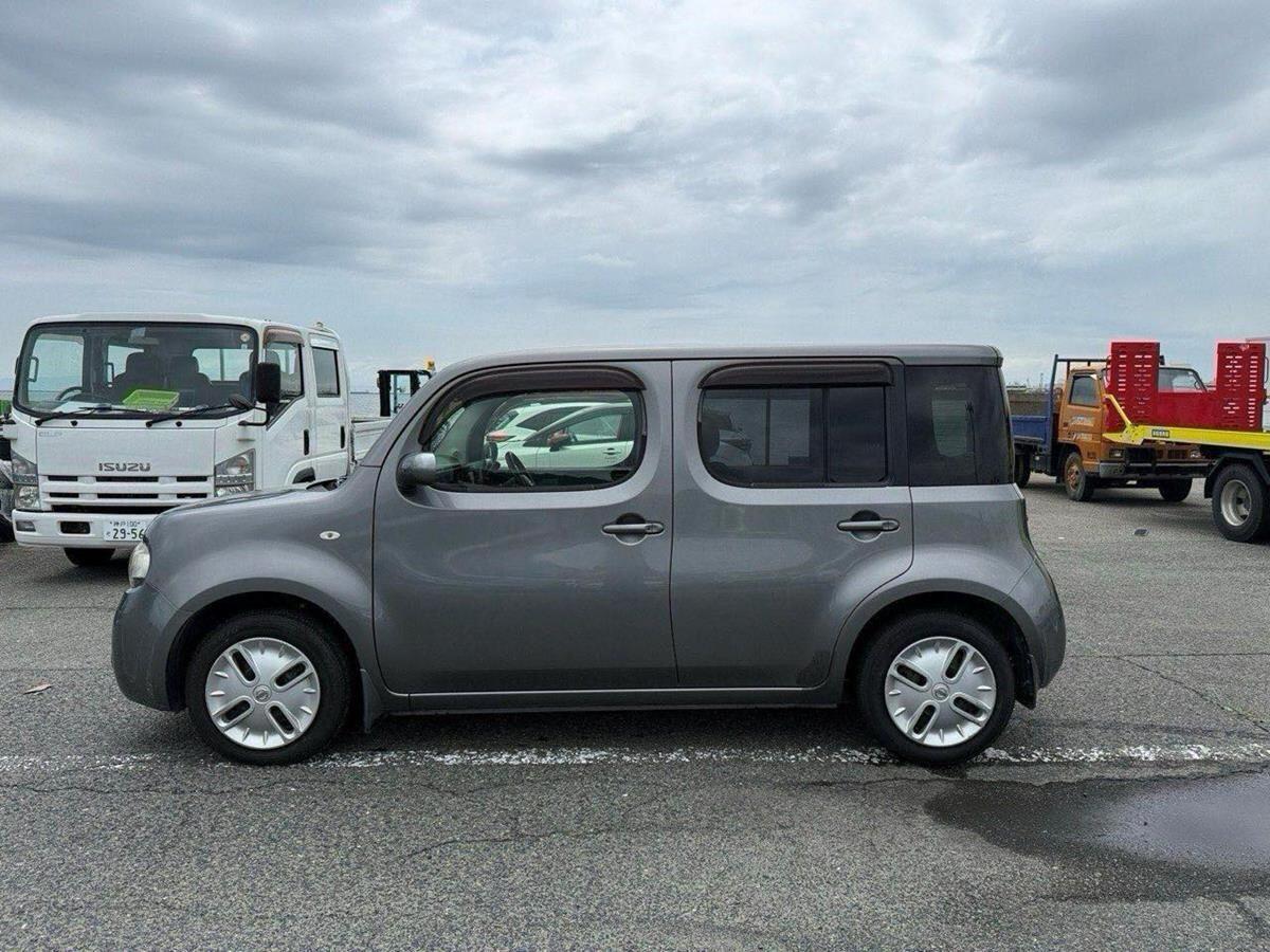 Nissan Cube view 8