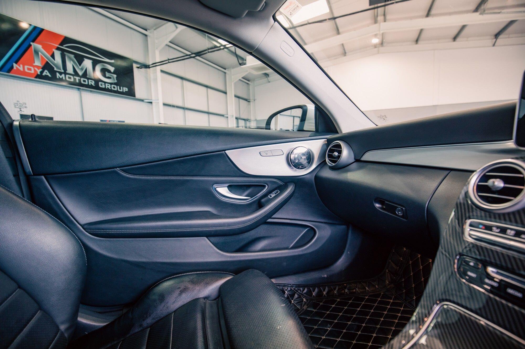 Mercedes-Benz C-Class view 16