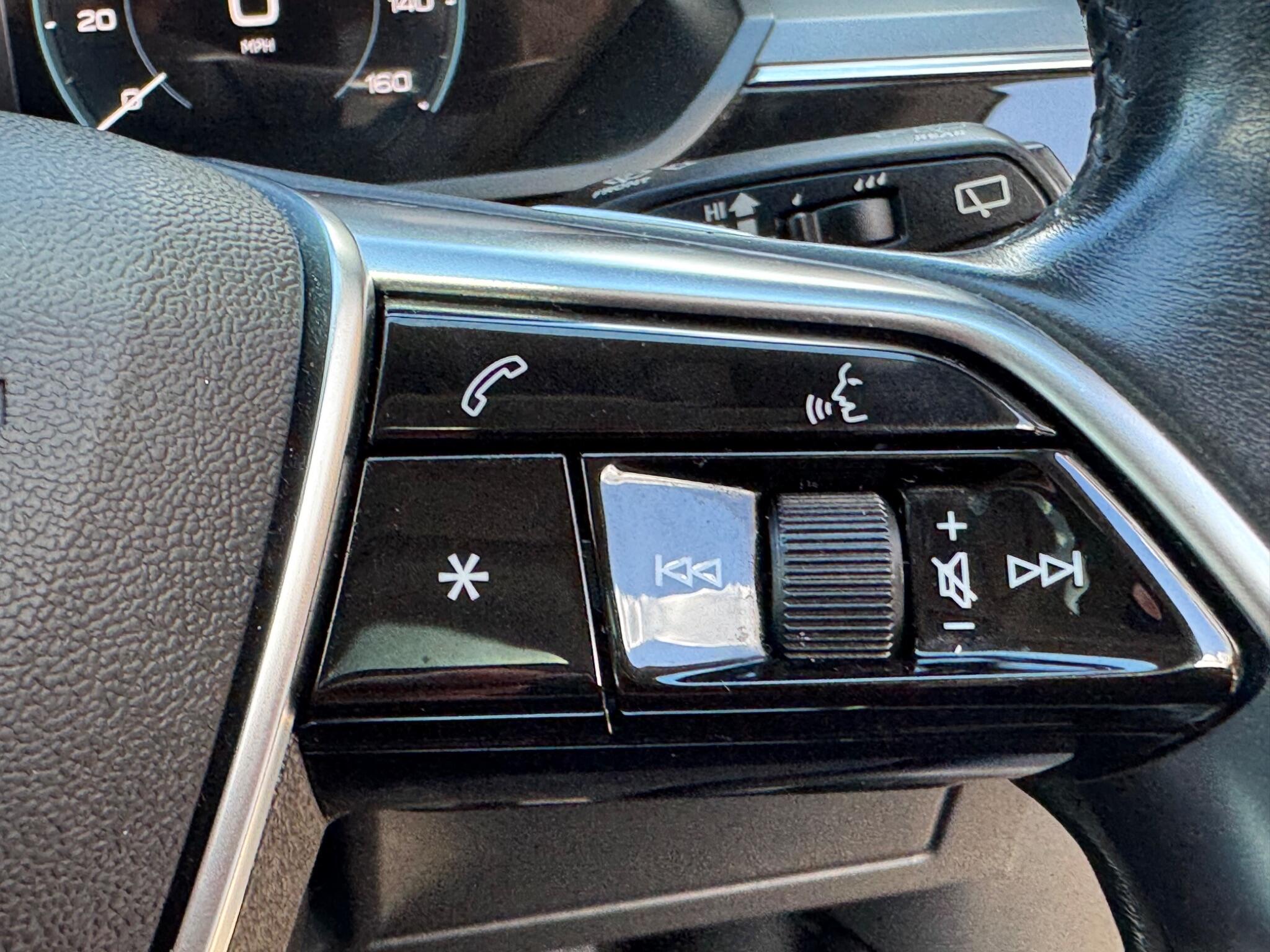 Audi E-Tron view 23