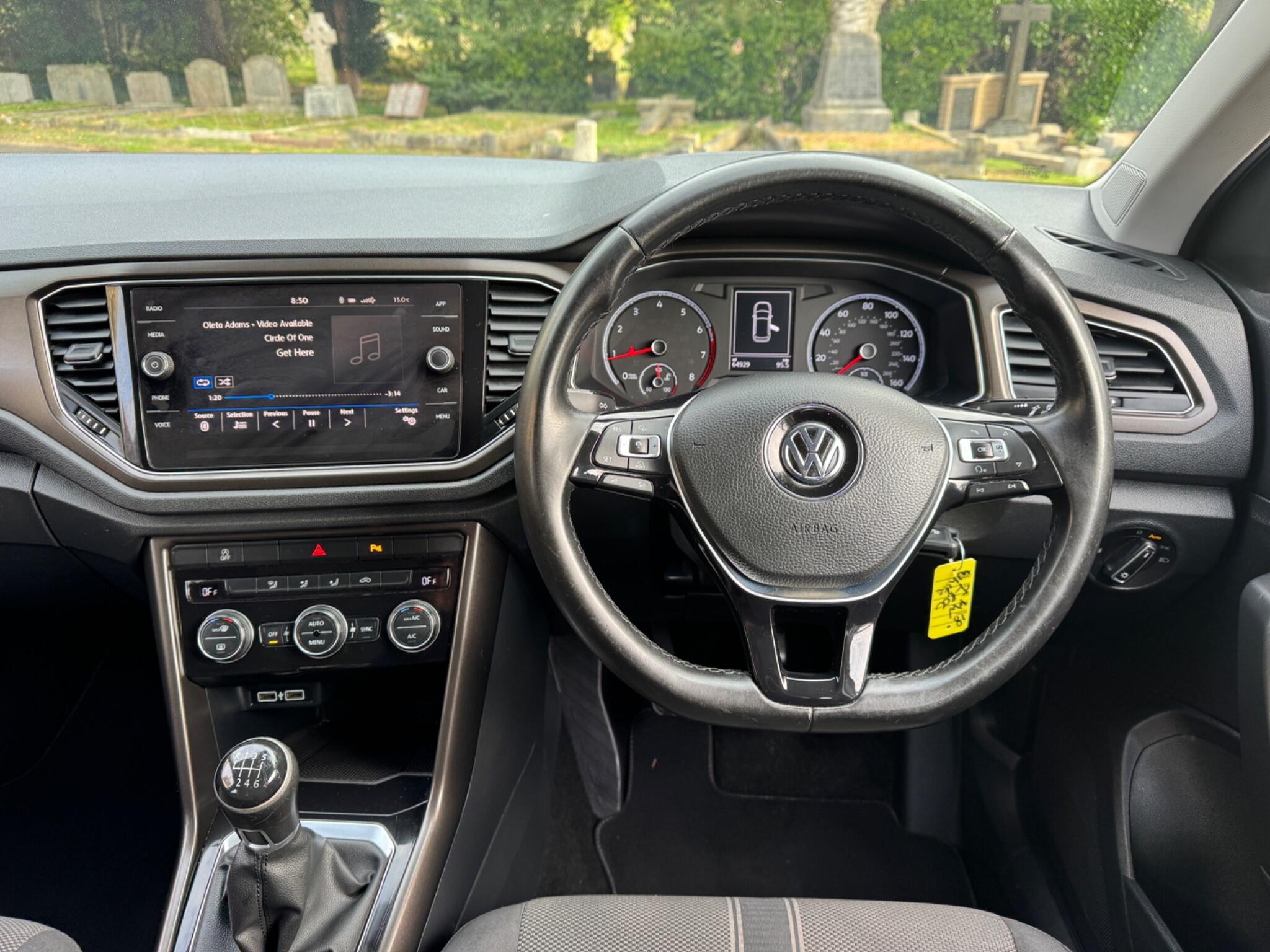 Volkswagen T-Roc view 77
