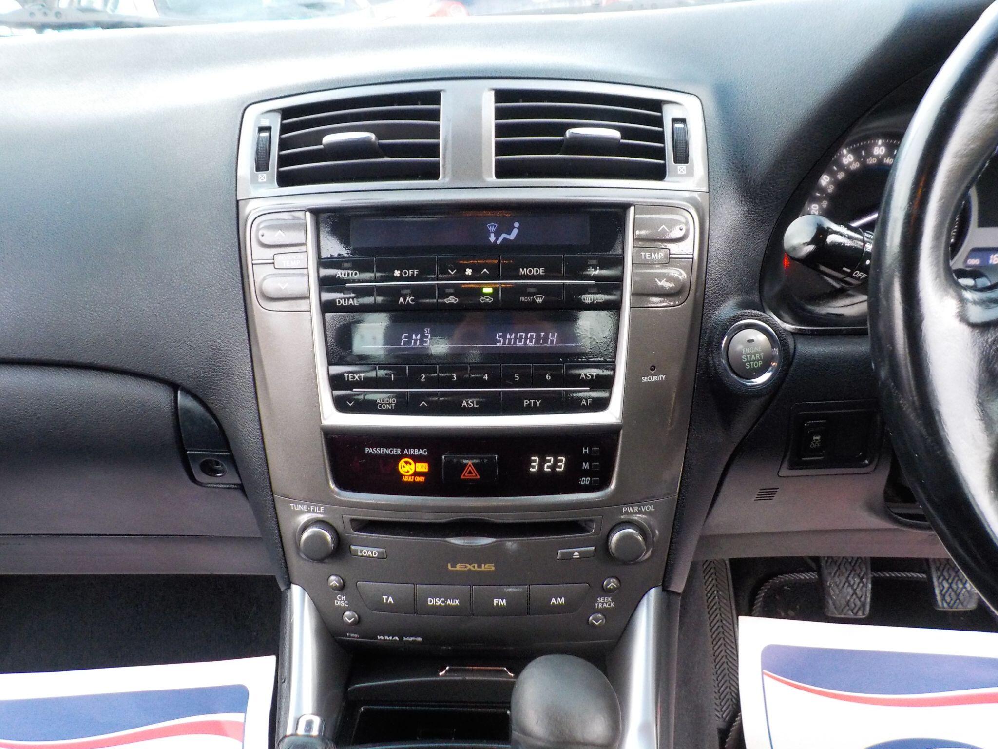 Lexus IS 2.2 220TD 4dr