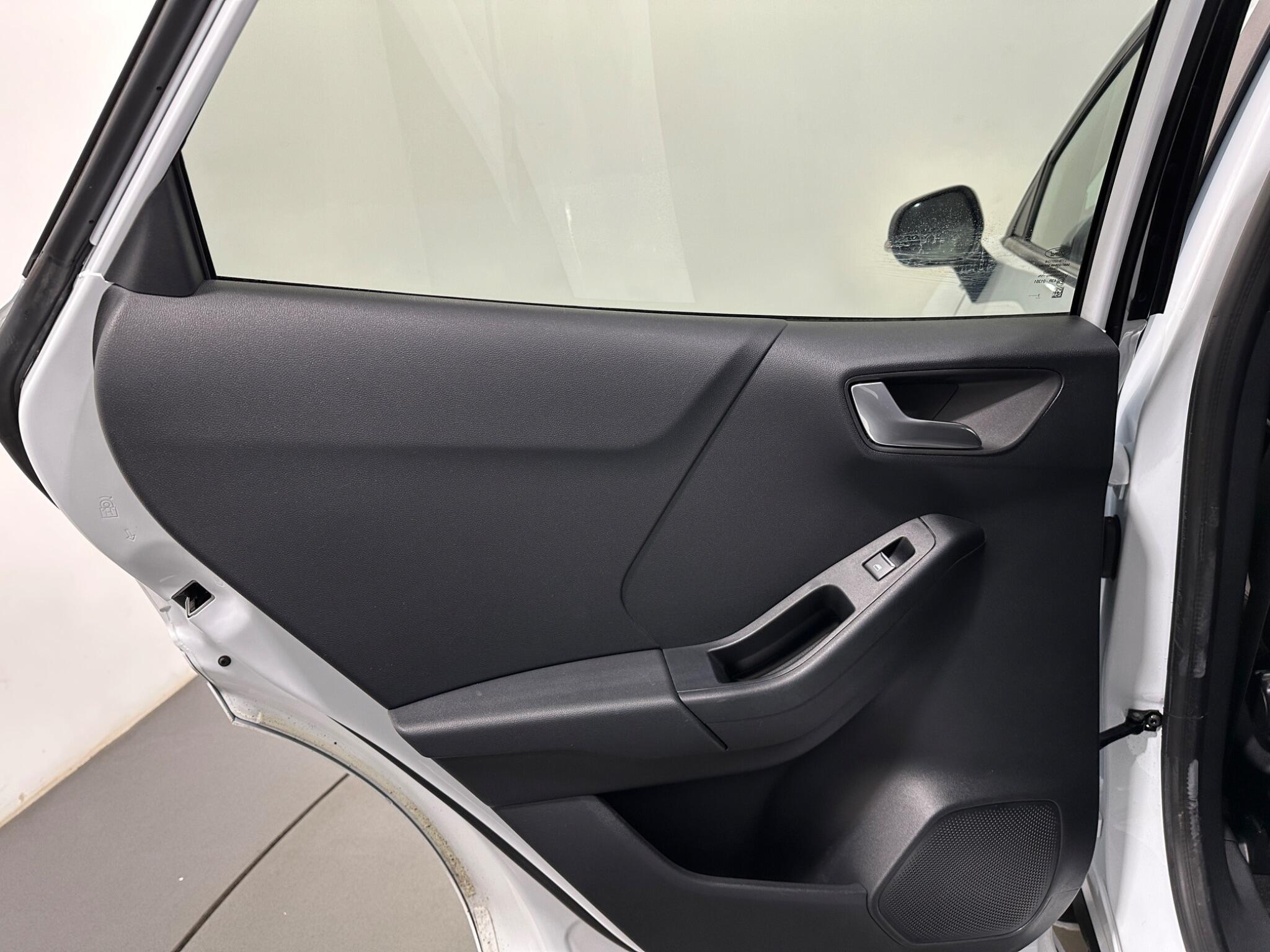 Ford Puma view 38