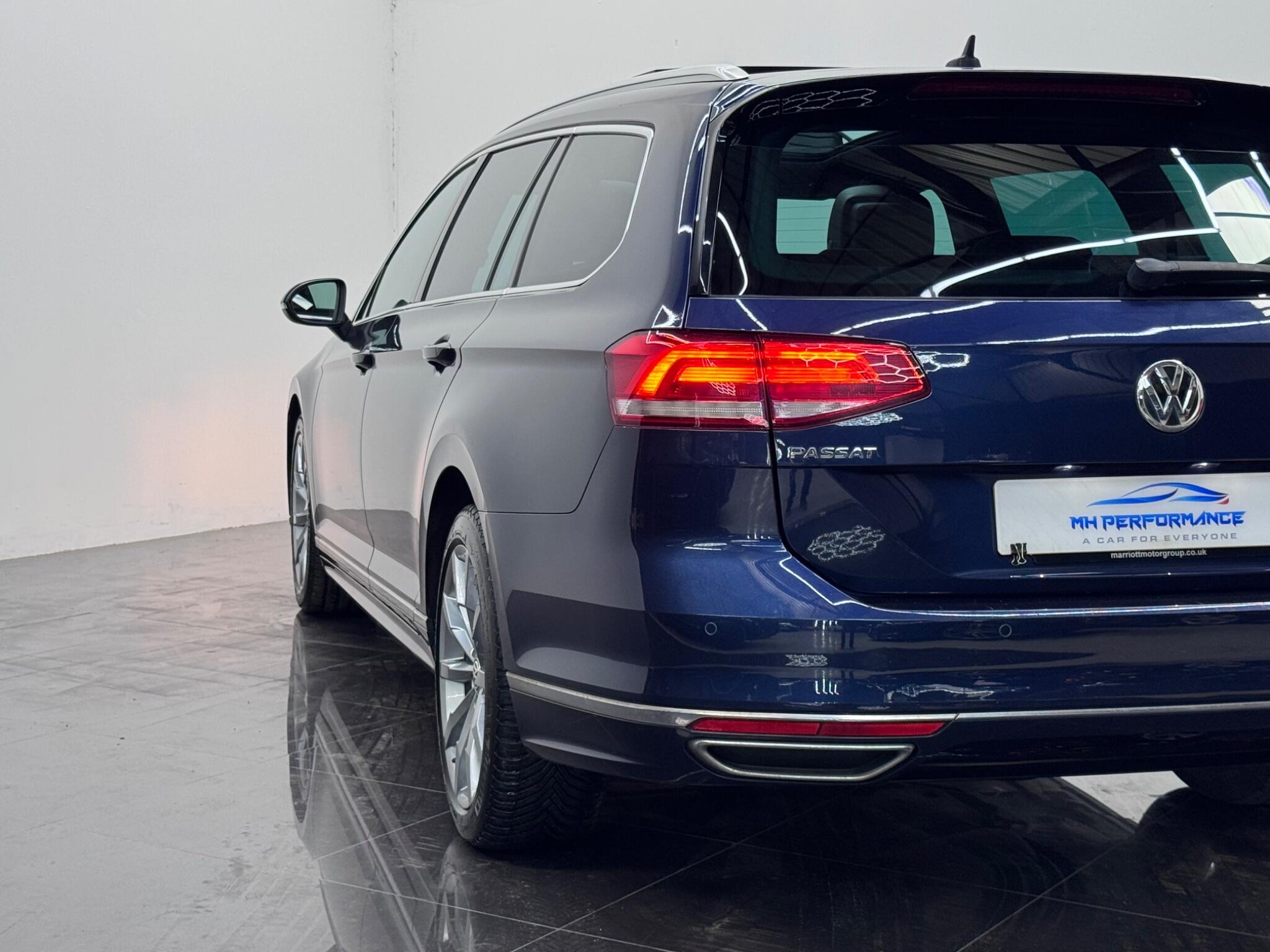 Volkswagen Passat view 16