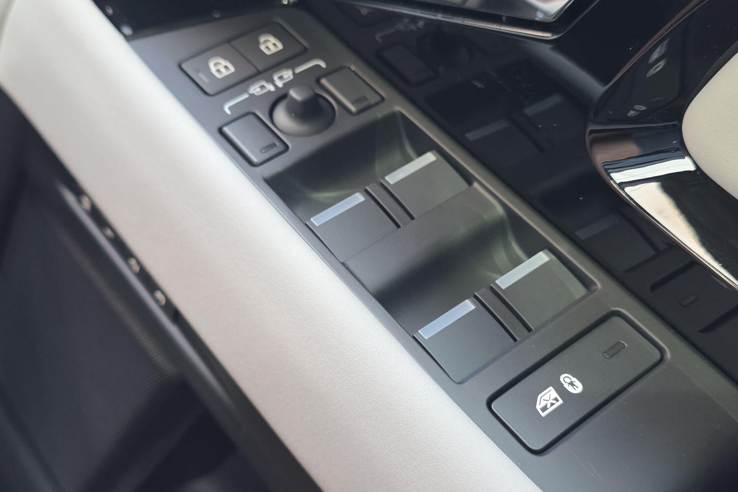 Land Rover Range Rover Evoque view 30
