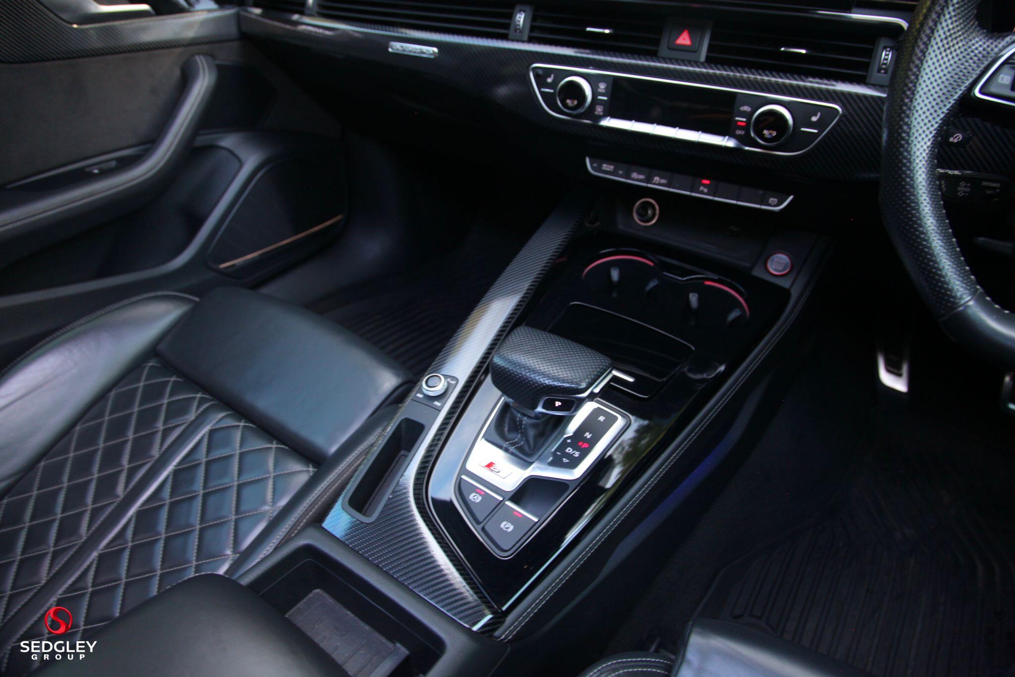 Audi S4 view 21