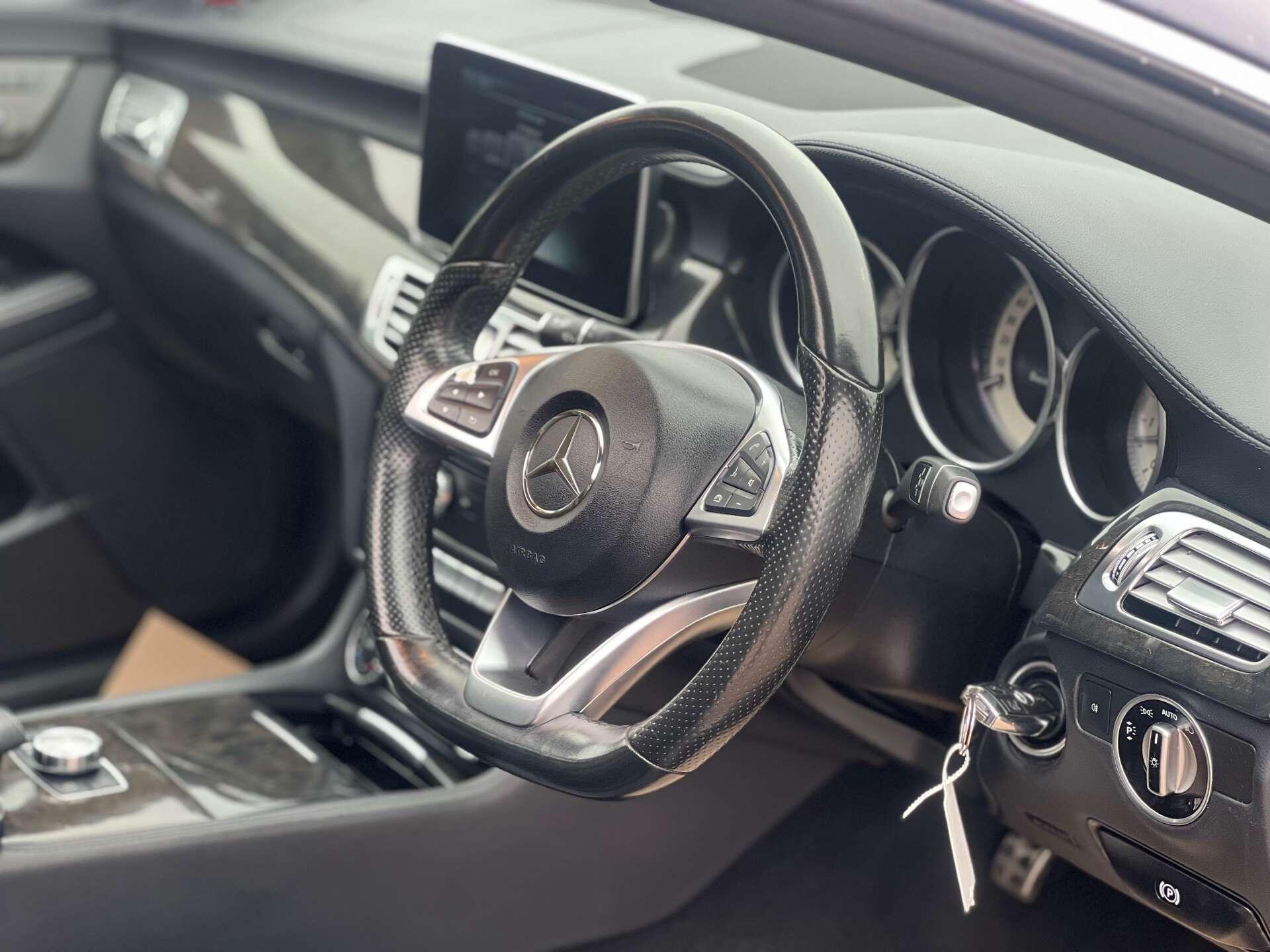 Mercedes-Benz CLS view 18