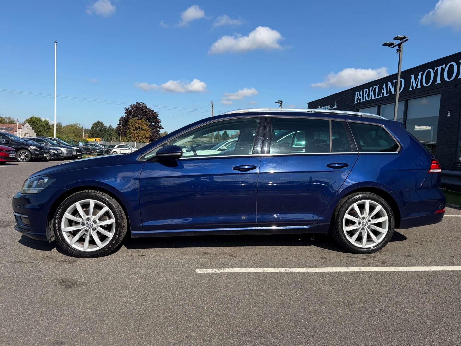 Volkswagen Golf view 5