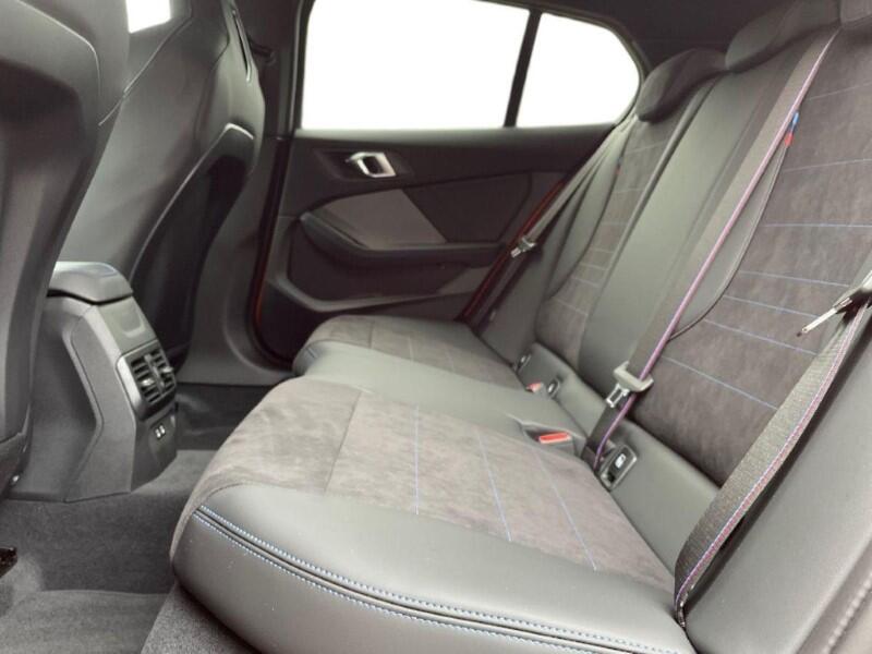 BMW 1 Series view 11