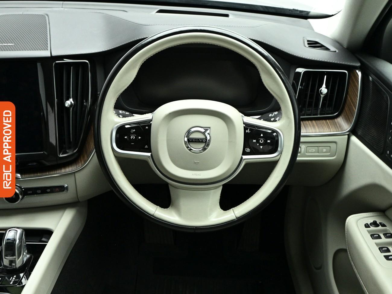 Volvo XC60 view 10