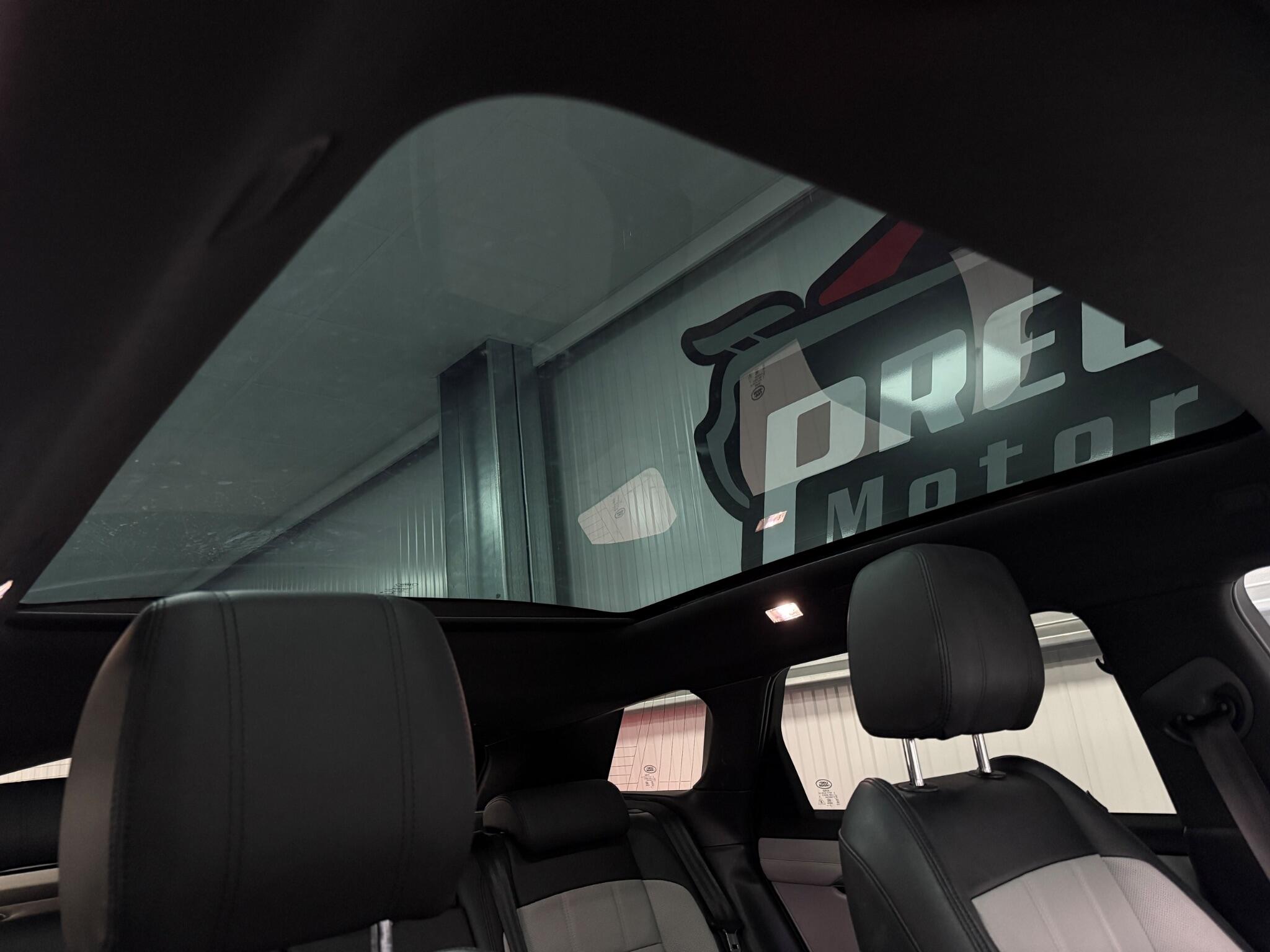 Land Rover Range Rover Evoque view 16