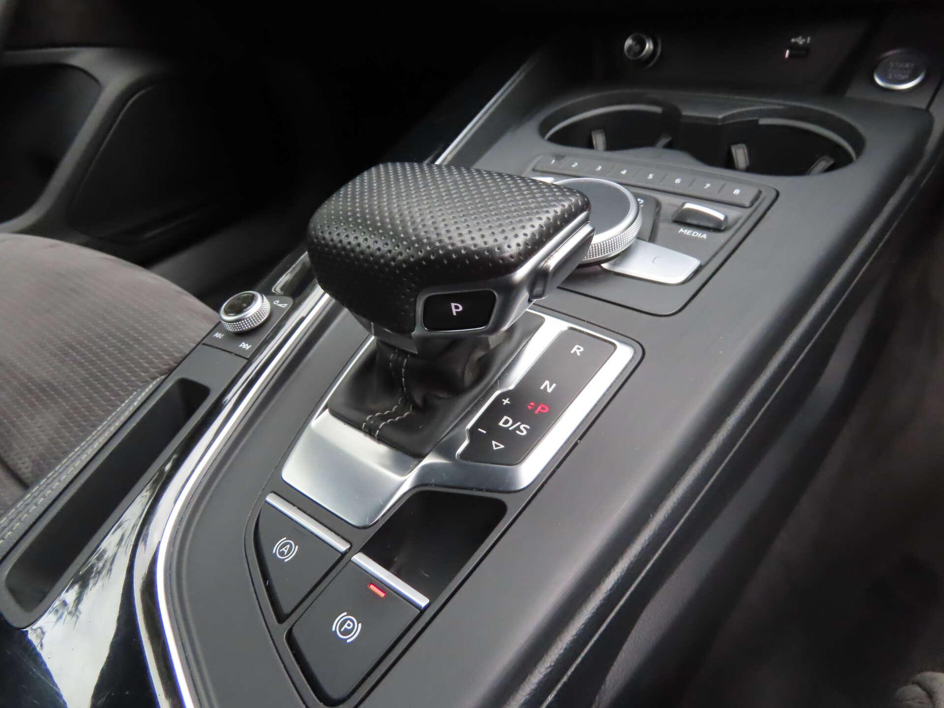 Audi A4 view 14