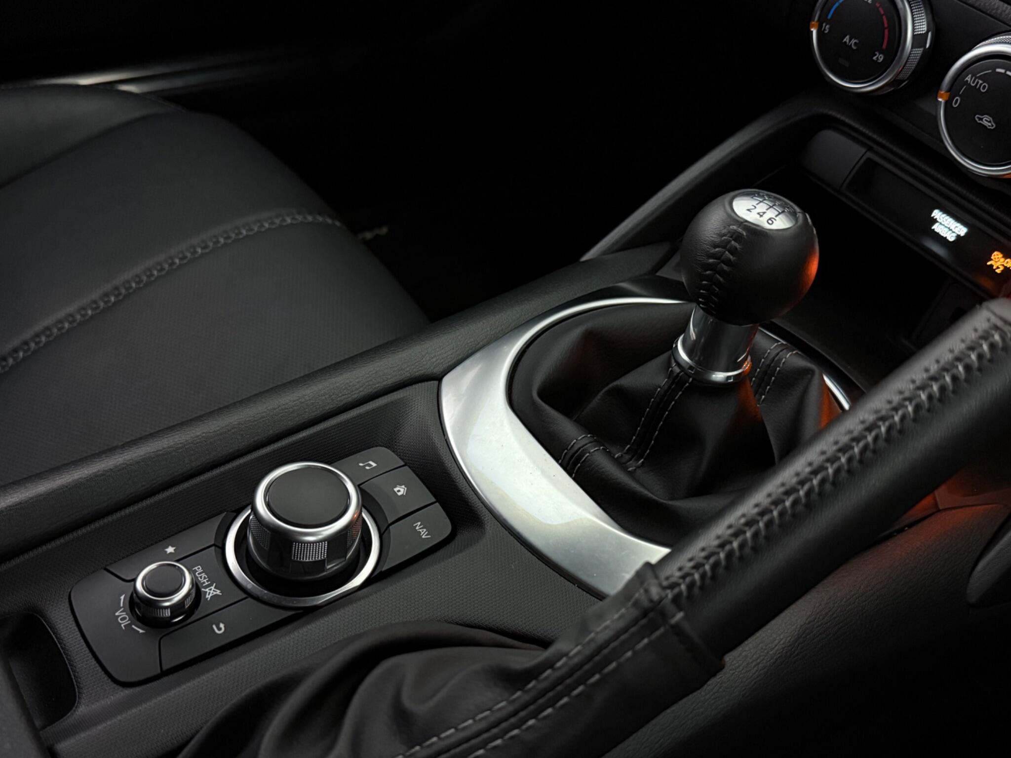 Mazda MX-5 view 21