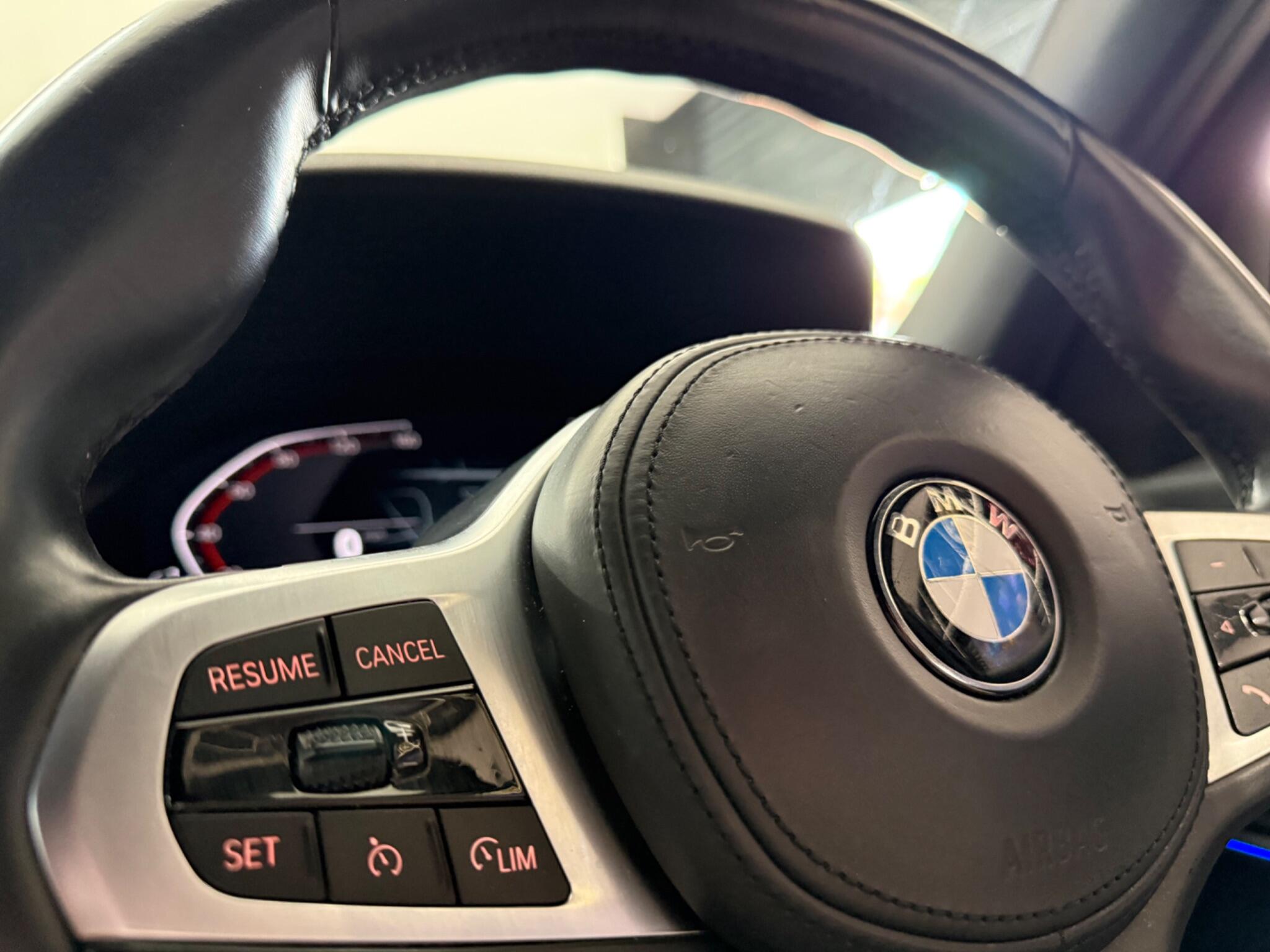 BMW 3 Series view 23