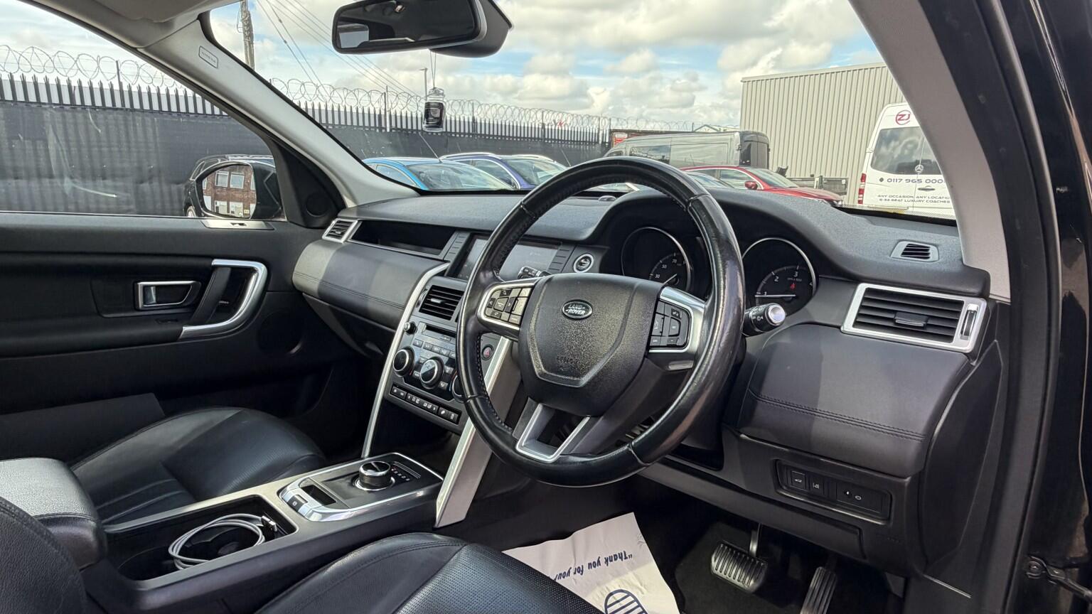 Land Rover Discovery Sport view 27