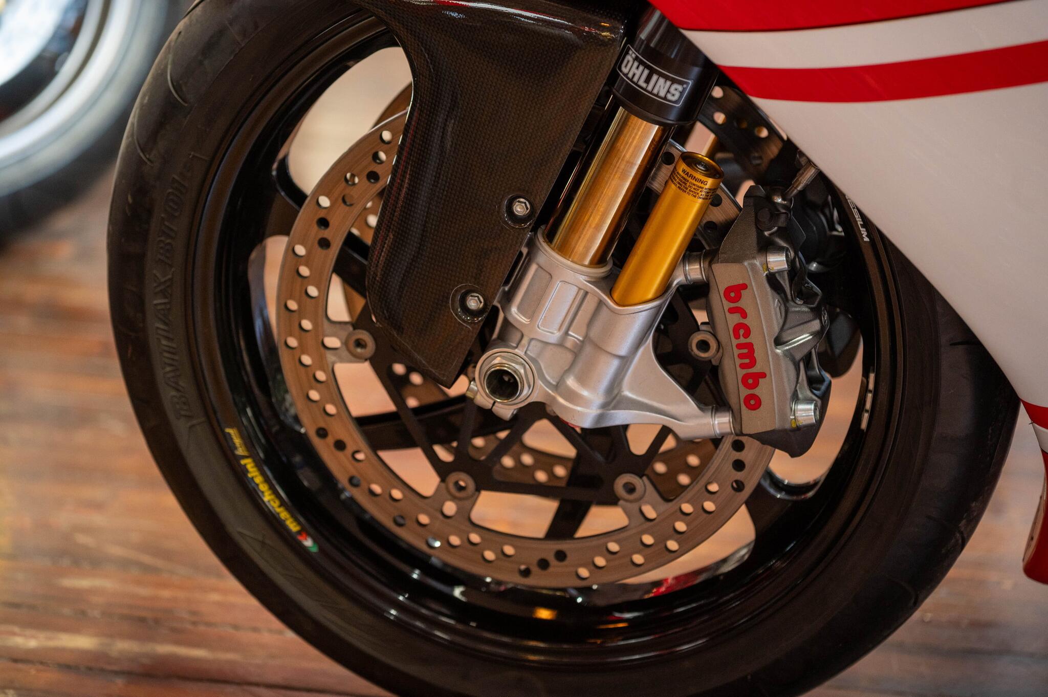 Ducati Desmosedici RR view 16
