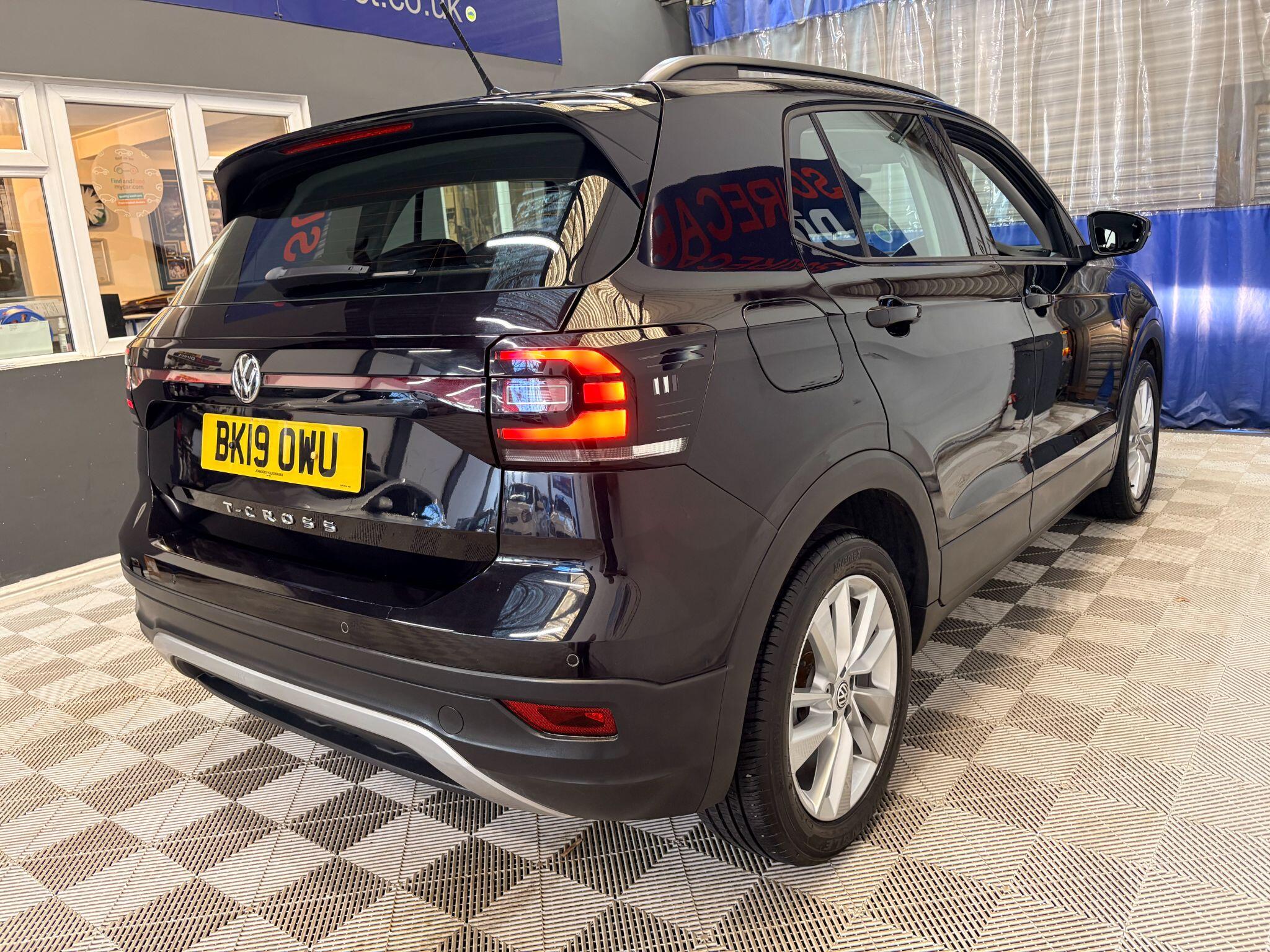Volkswagen T-Cross view 15