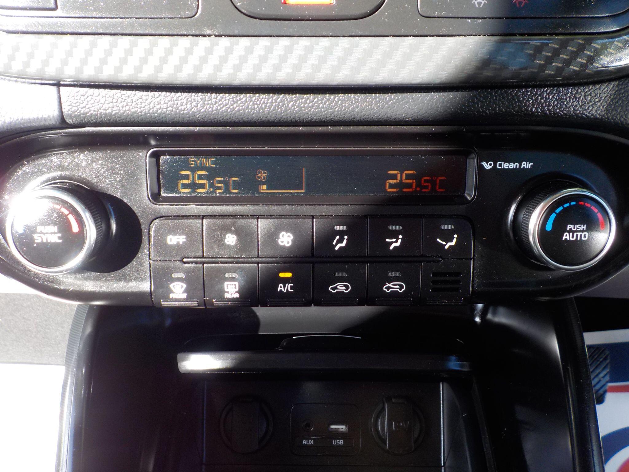 Kia Carens 1.7 CRDi 3 Euro 6 (s/s) 5dr