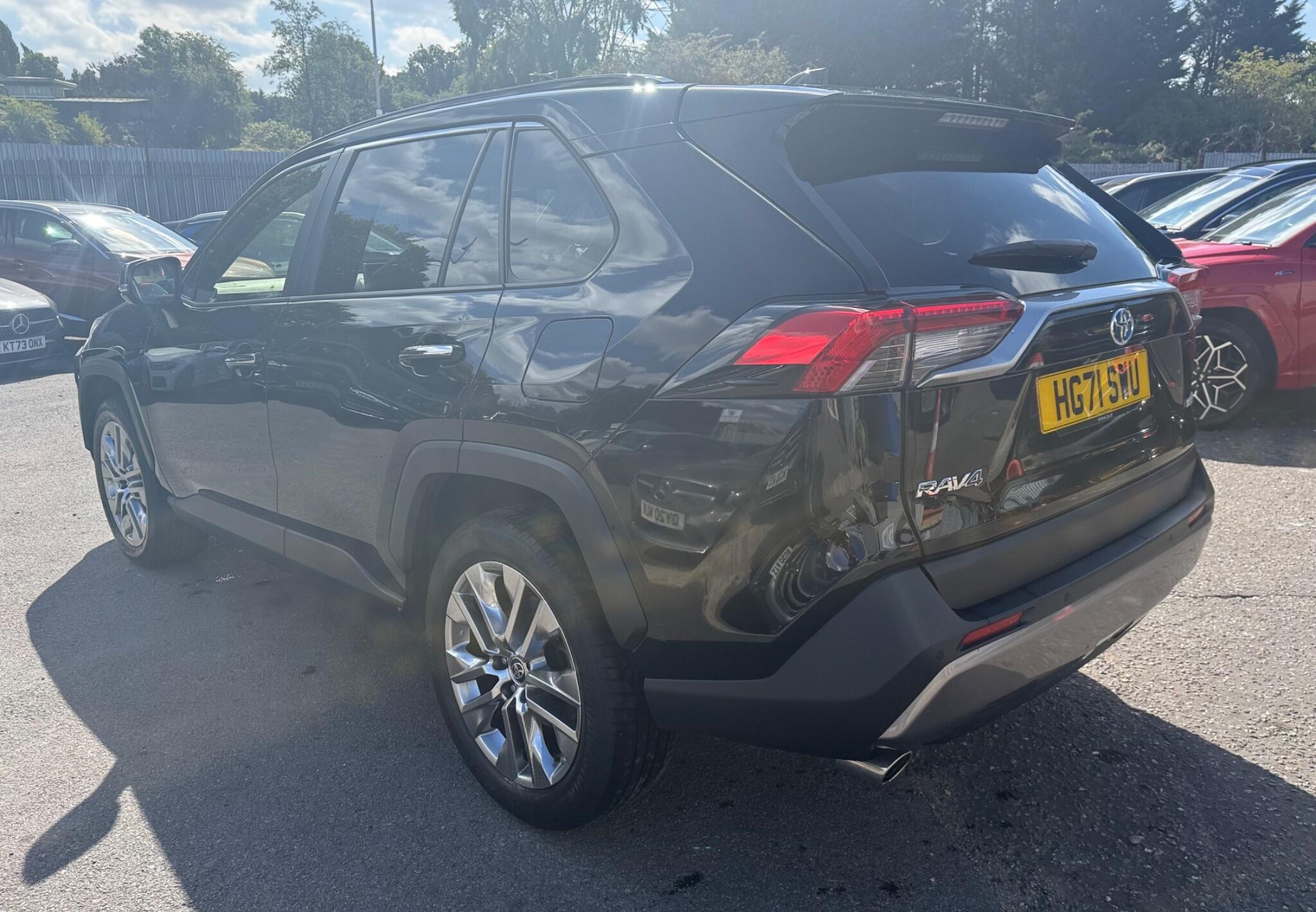 Toyota Rav4 view 3