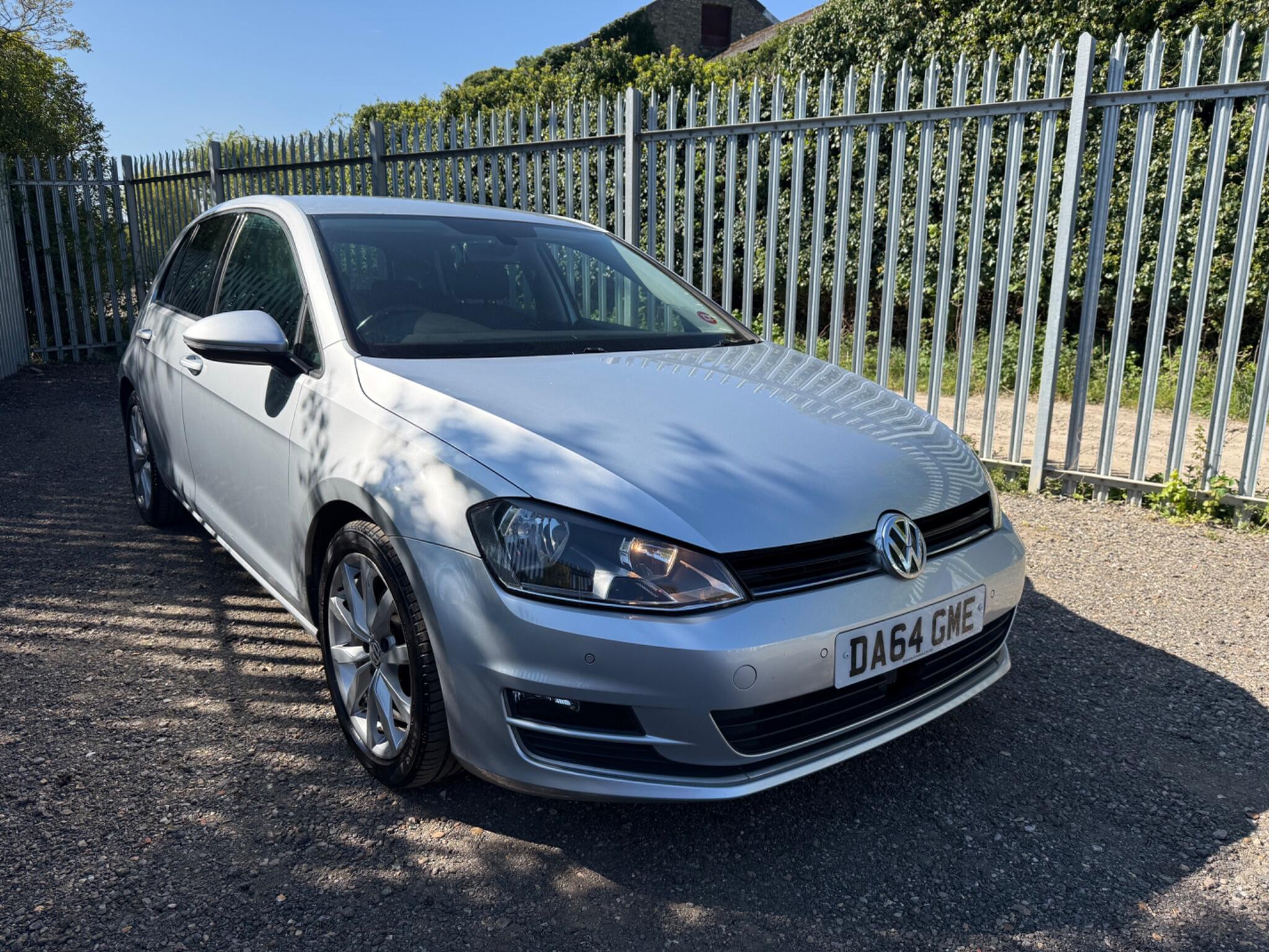 2014 Volkswagen Golf image 1