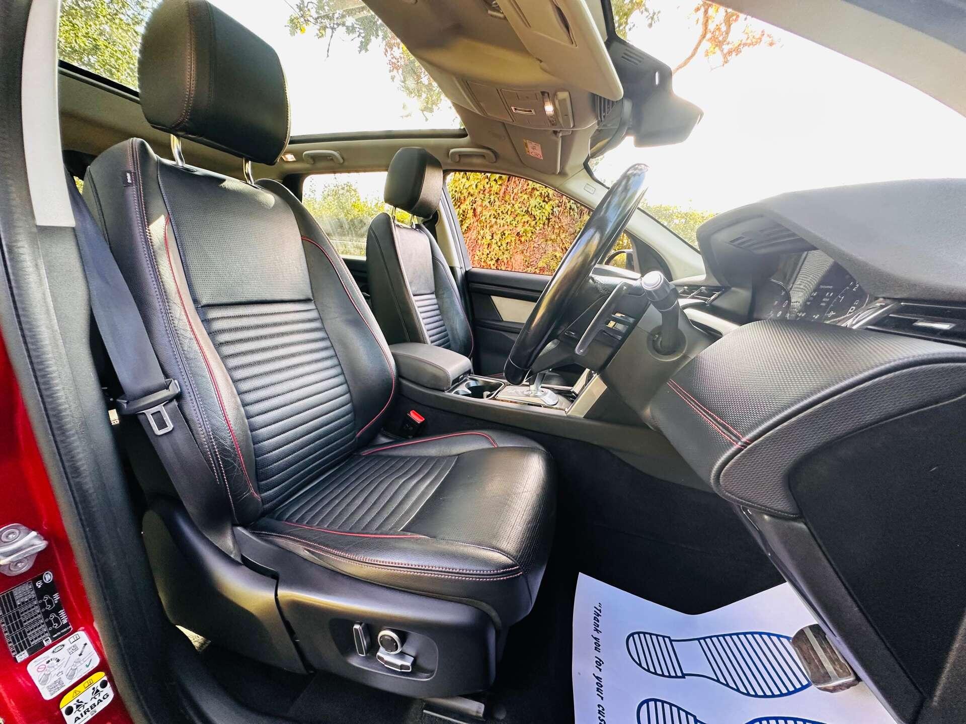Land Rover Discovery Sport view 10
