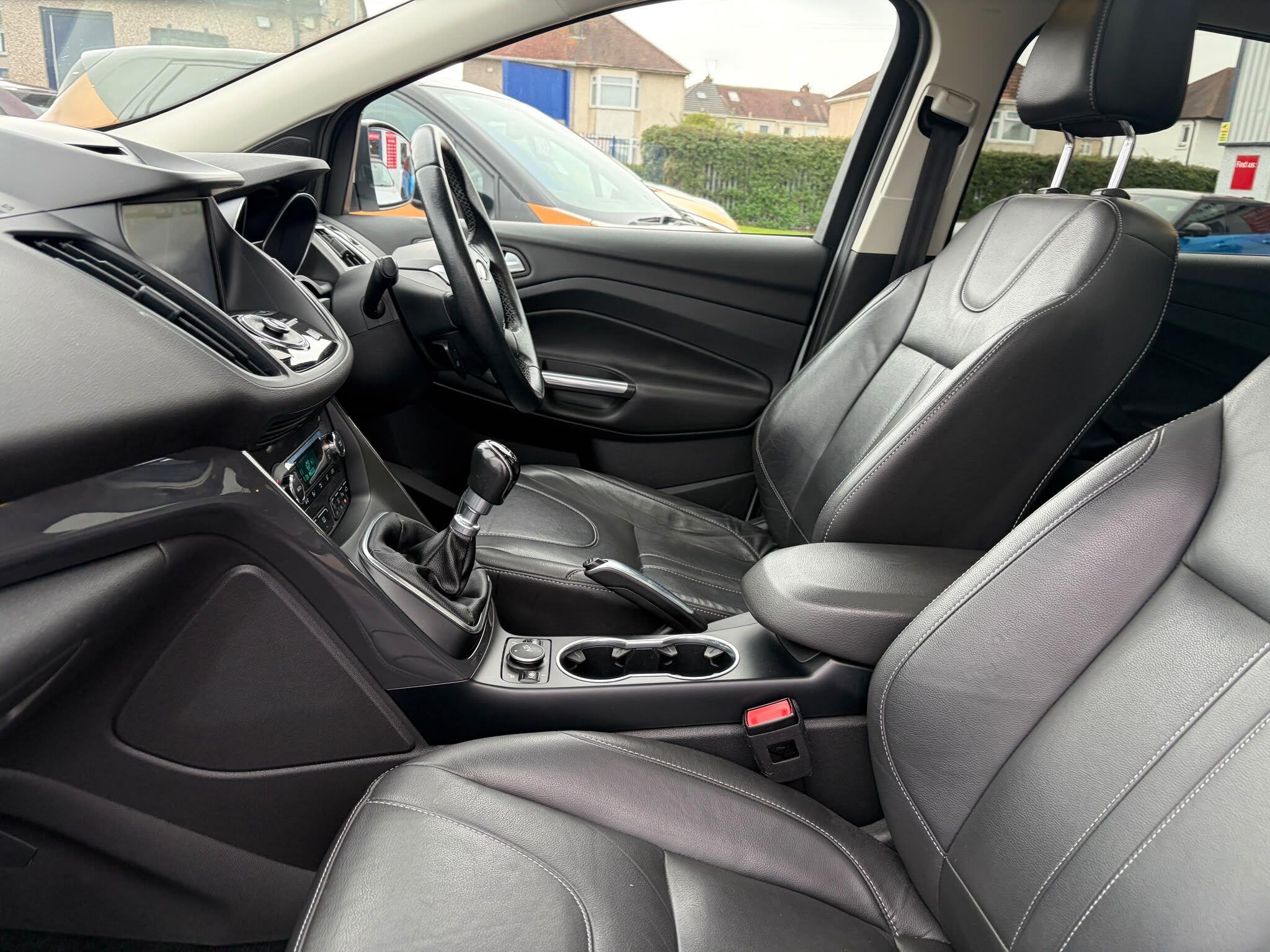 Ford Kuga view 18