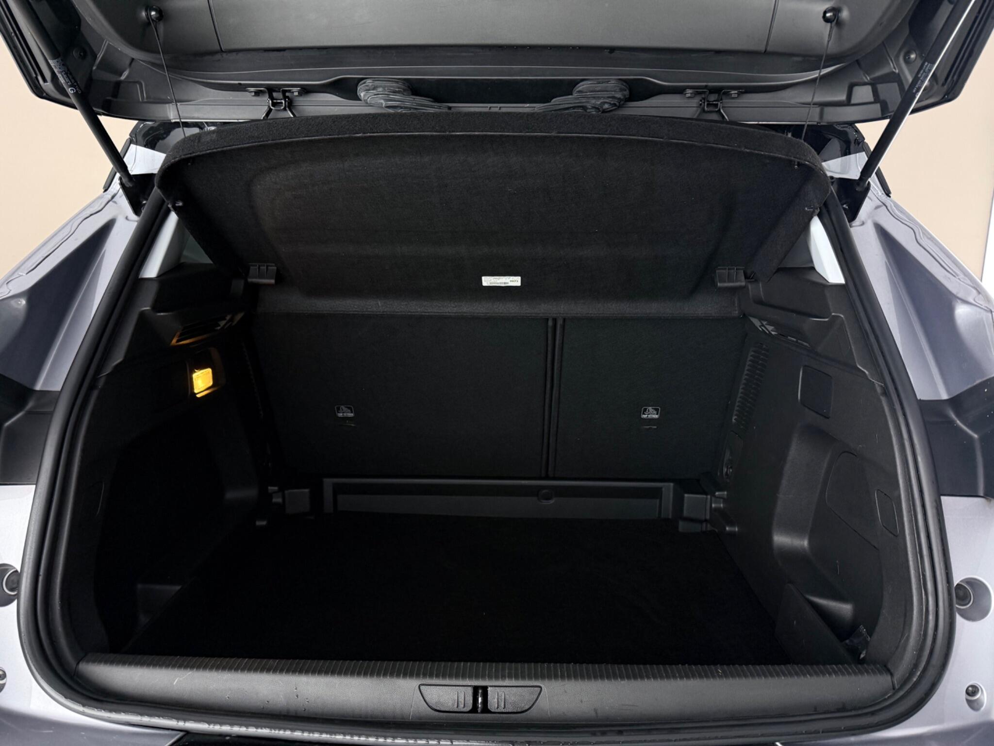 Vauxhall Grandland view 10