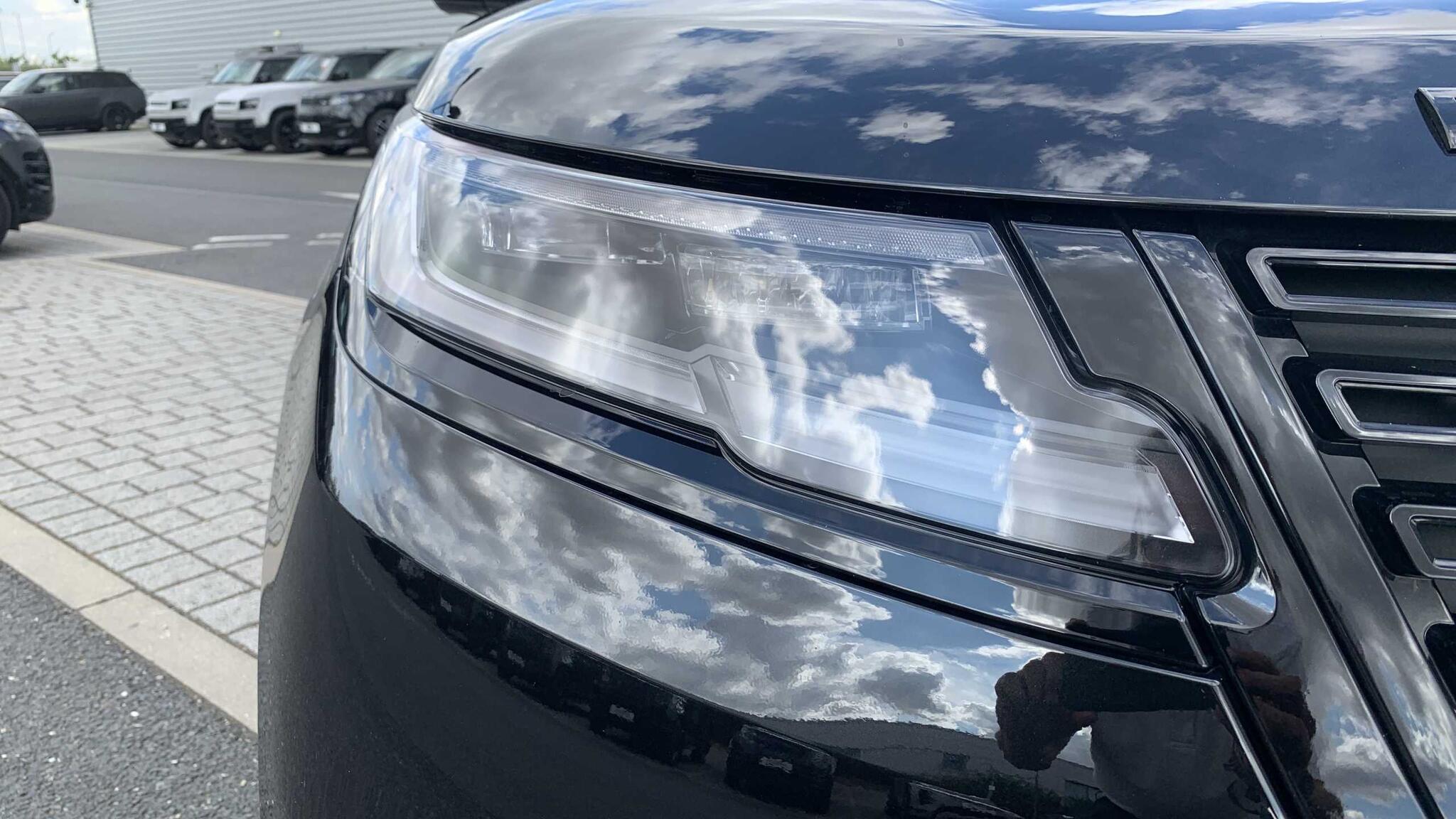 Land Rover Range Rover Velar view 19