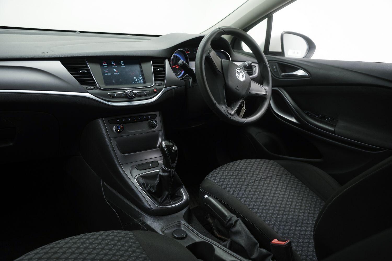 Vauxhall Astra view 27
