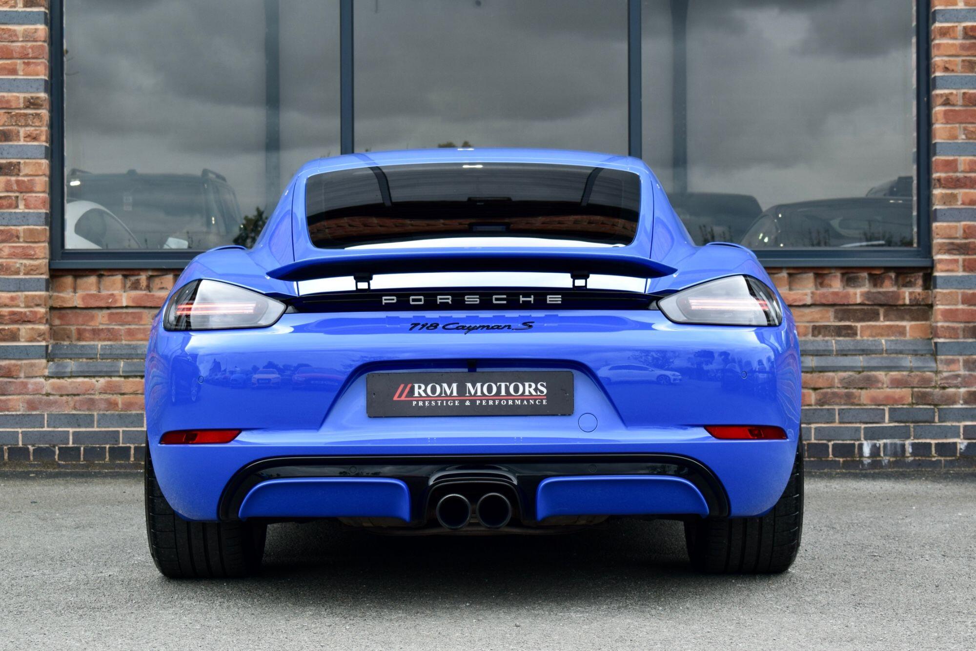Porsche Cayman view 41