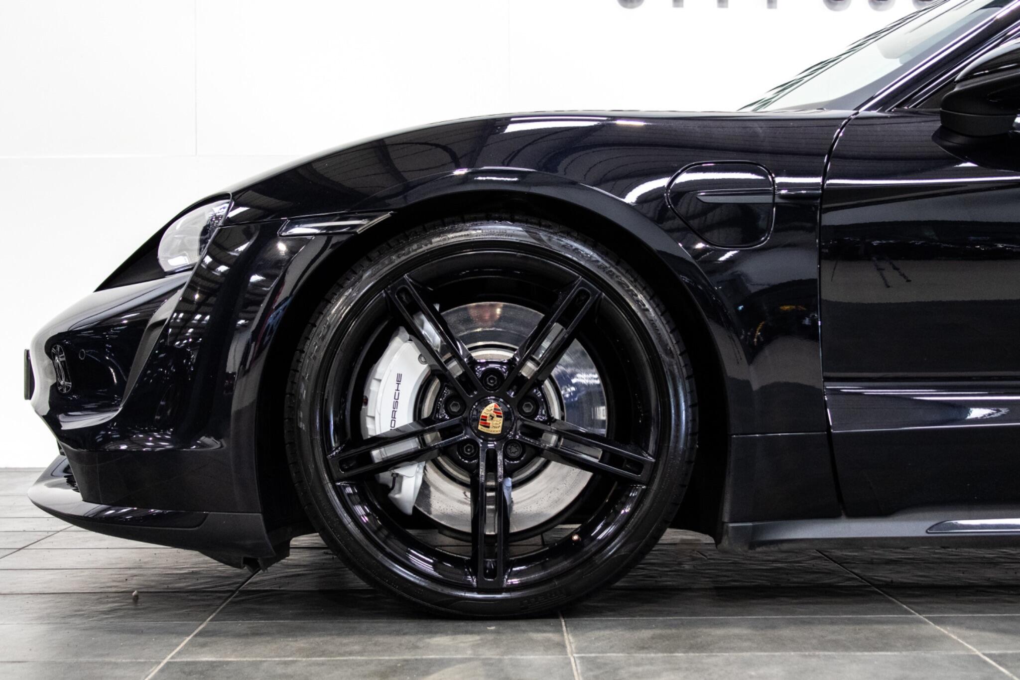 Porsche Taycan view 8
