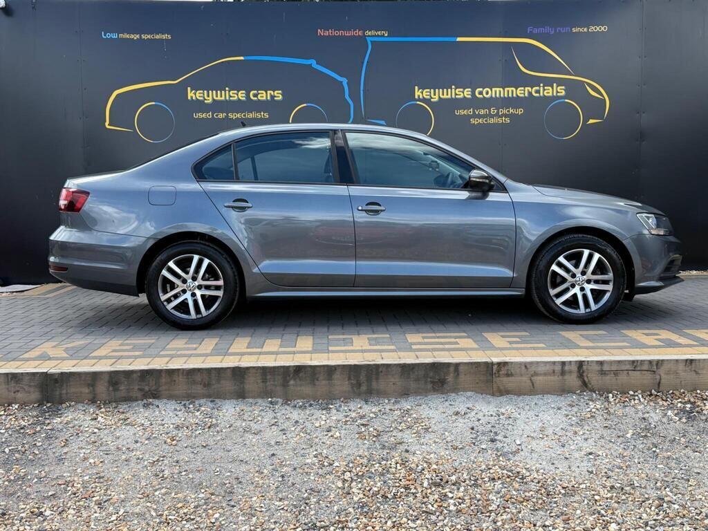 Volkswagen Jetta view 7