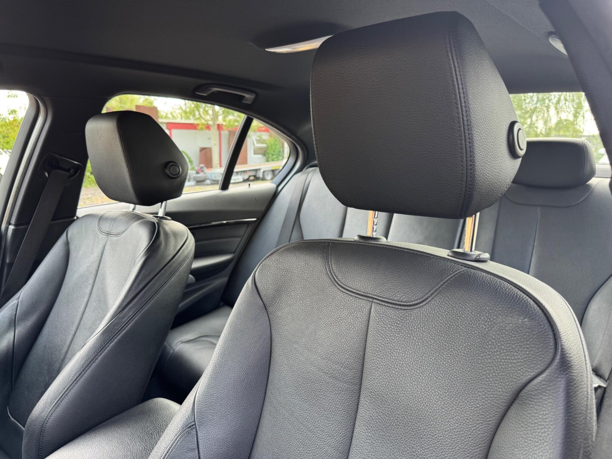 BMW 3 Series view 60