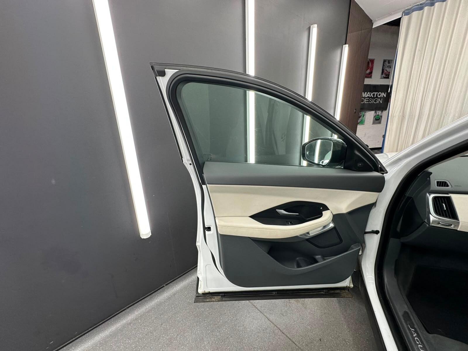 Jaguar E-Pace view 17