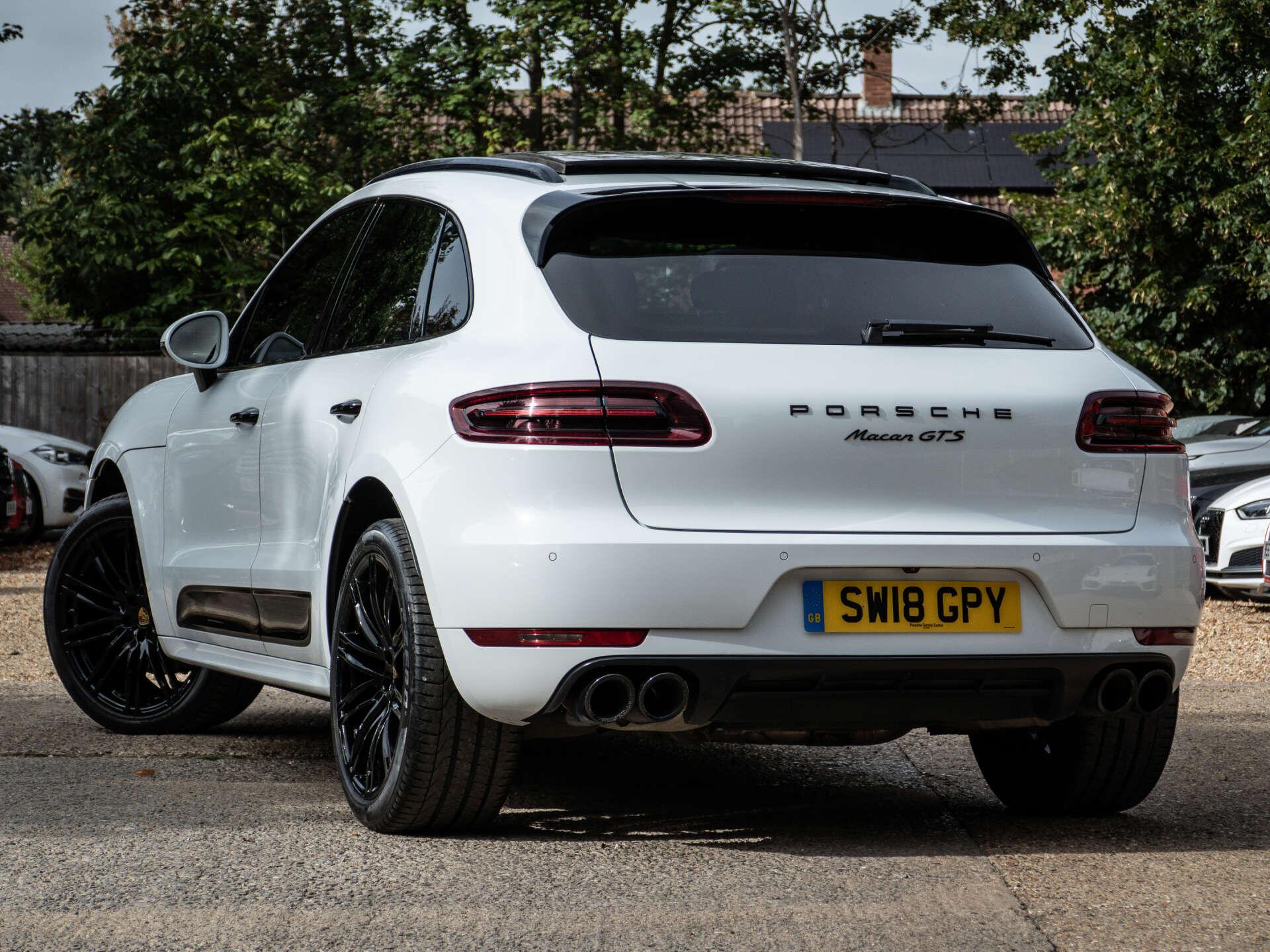 Porsche Macan view 2