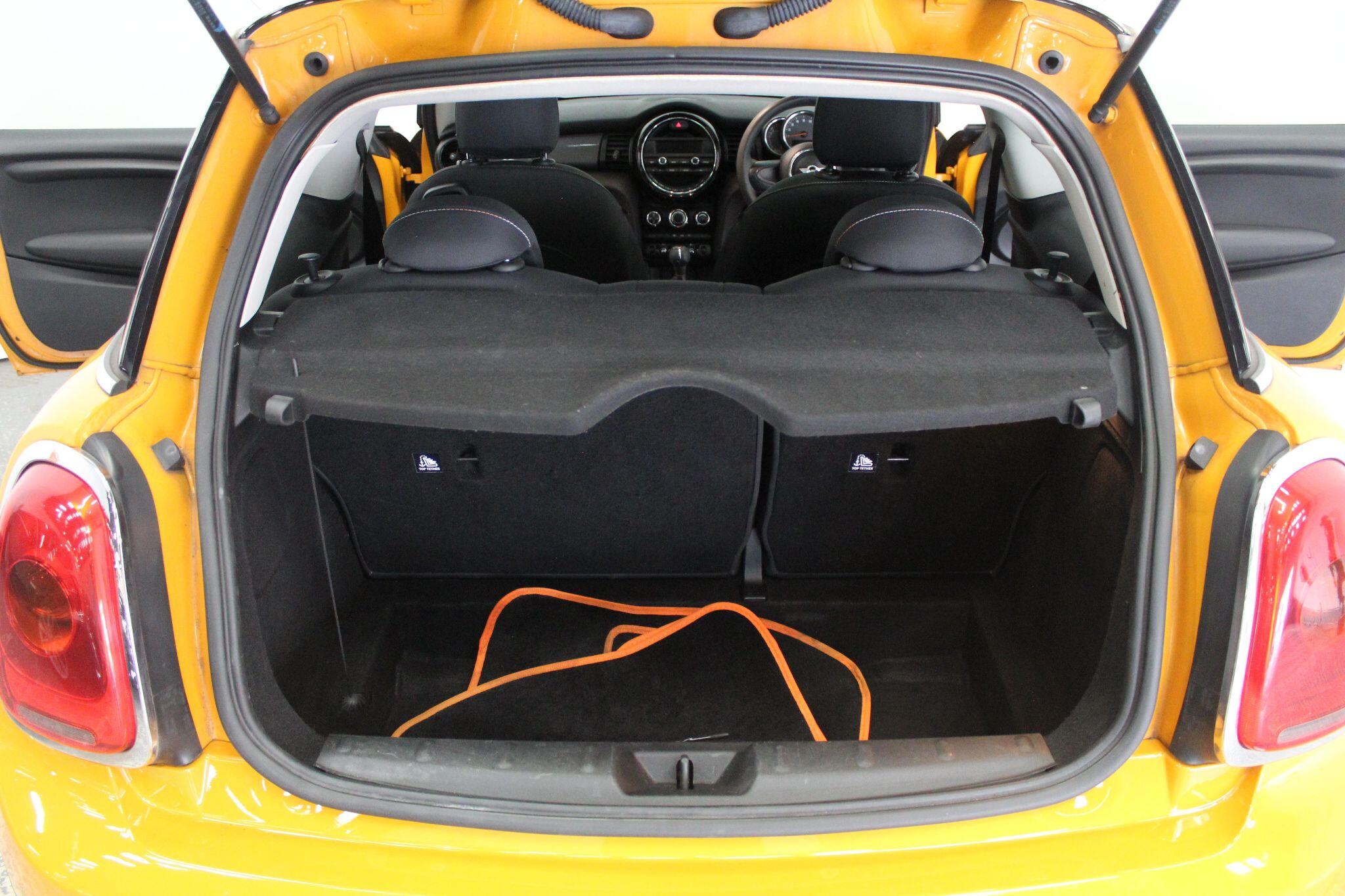 Mini Hatch view 24