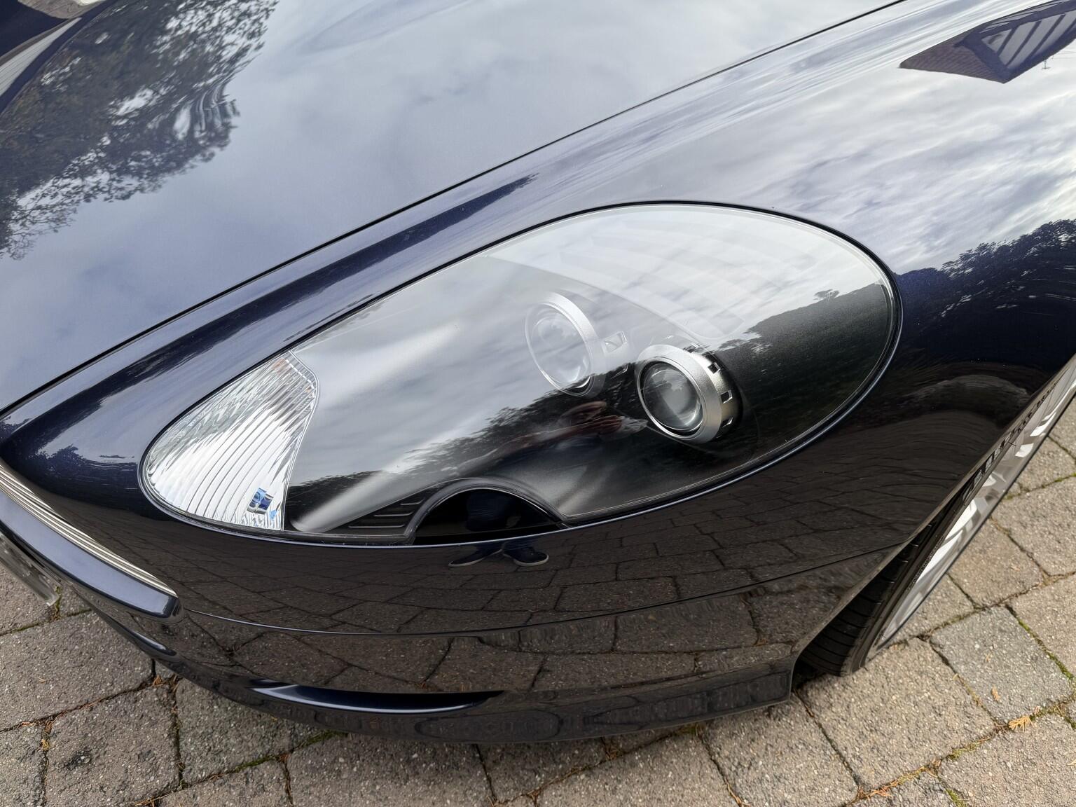 Aston Martin DB9 view 8
