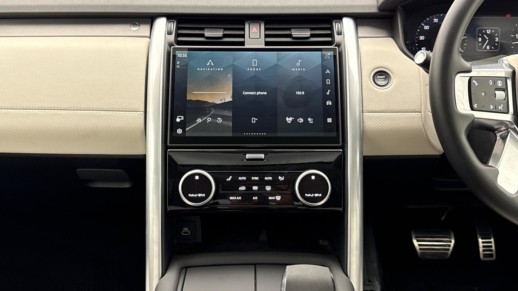 Land Rover Discovery view 14