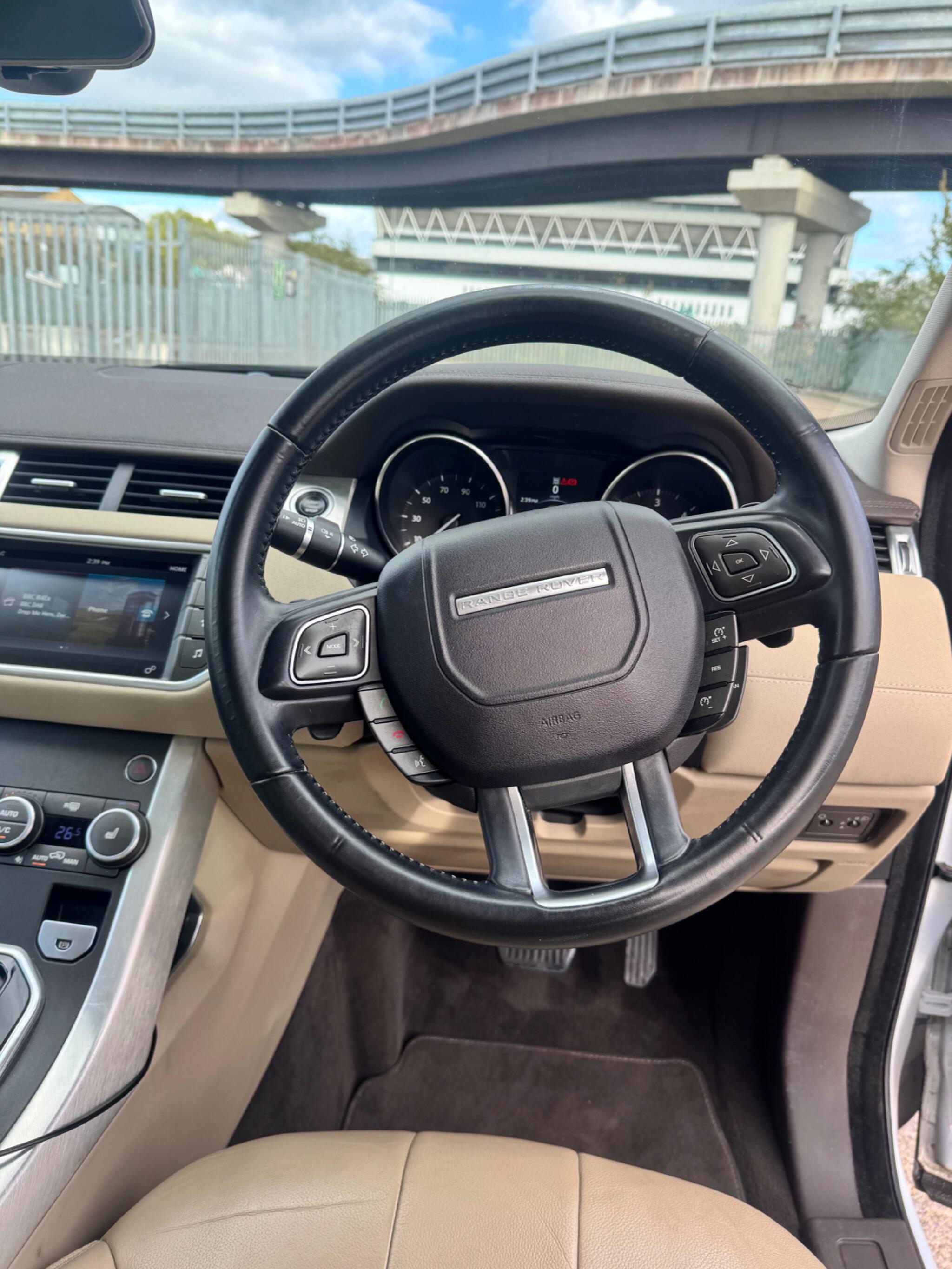 Land Rover Range Rover Evoque view 42