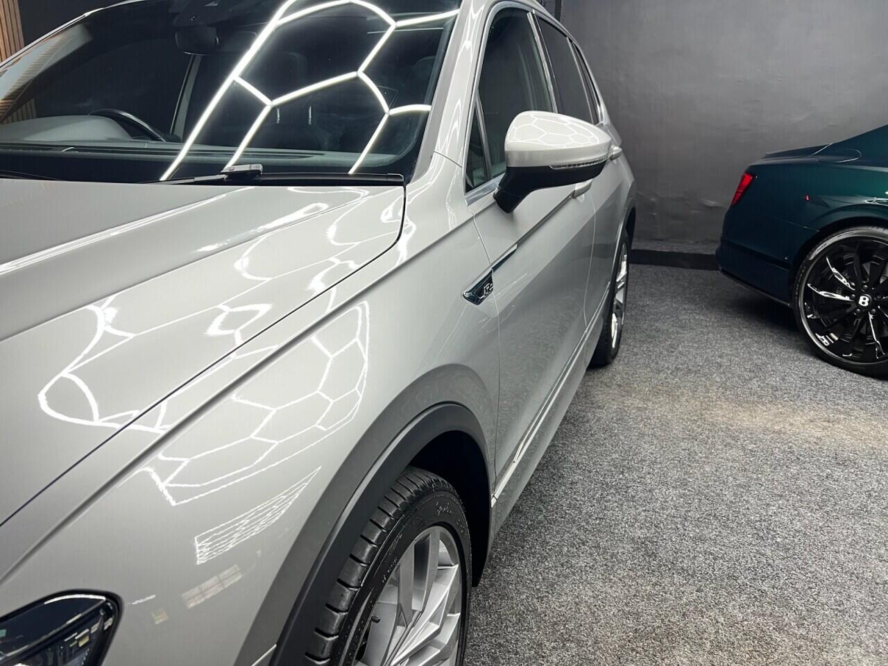 Volkswagen Tiguan view 23