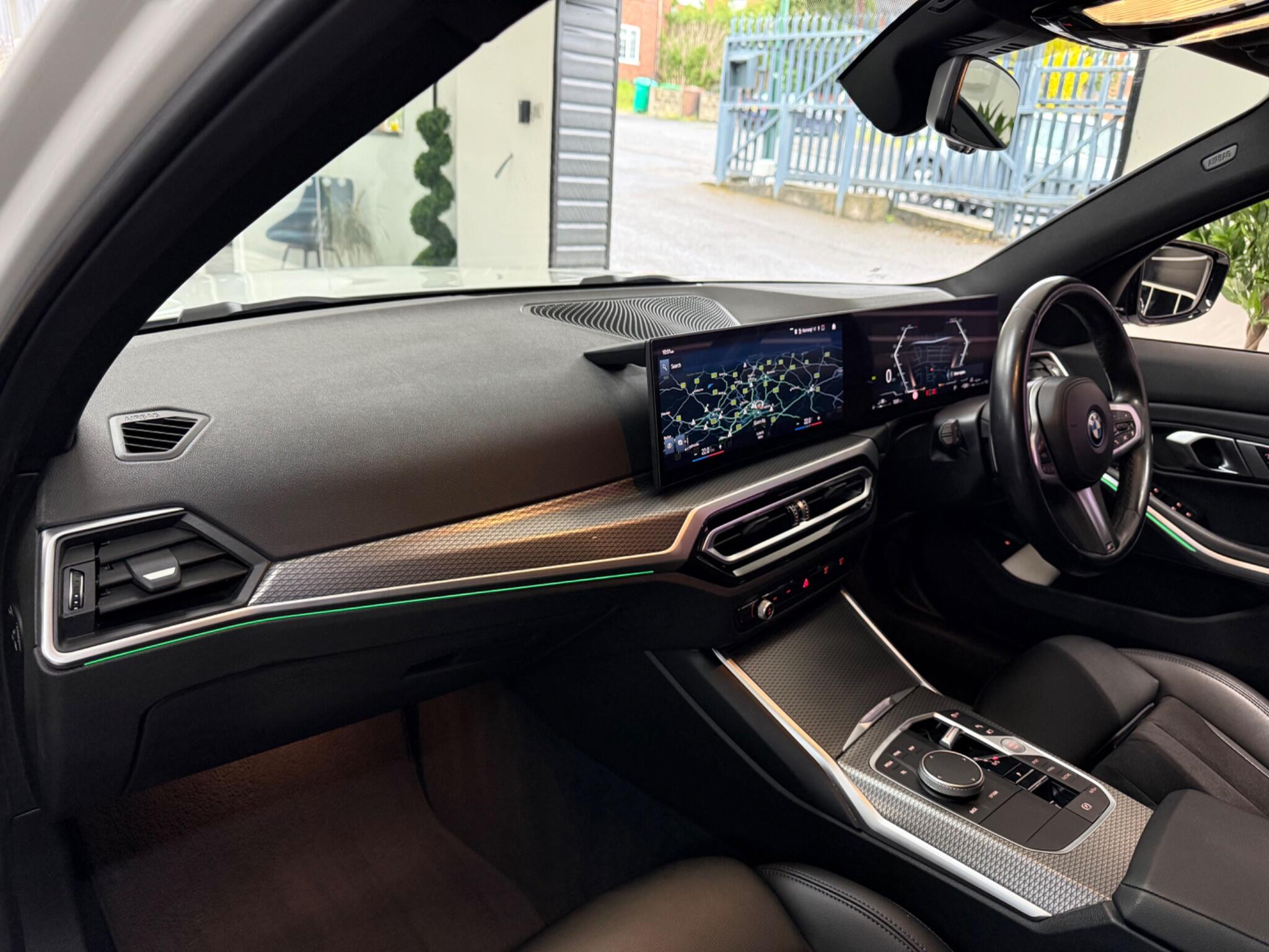 BMW 3 Series view 39