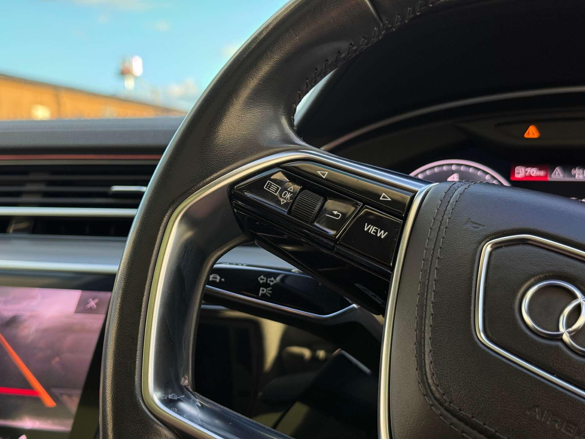 Audi A8 view 39