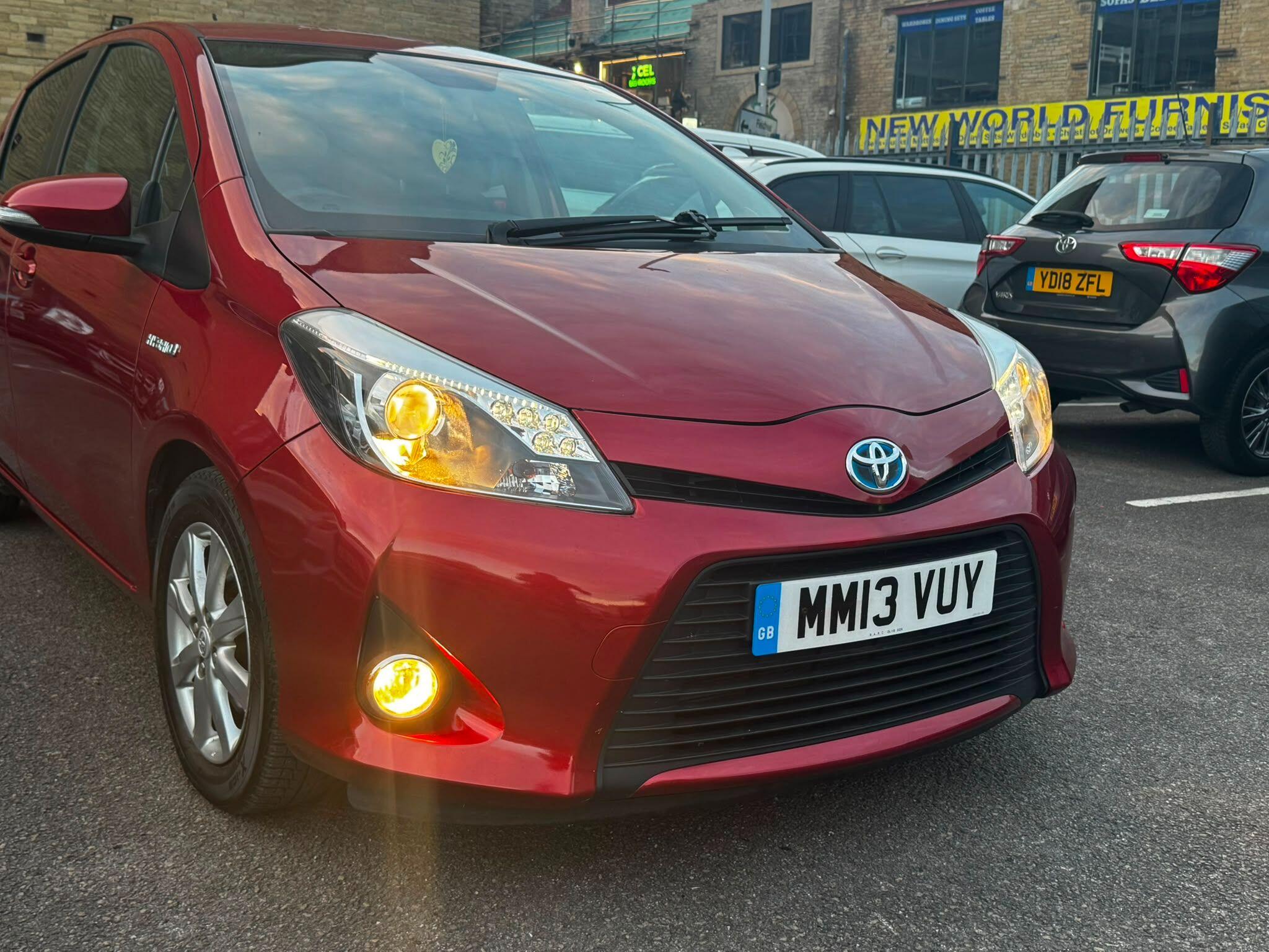 Toyota Yaris view 3