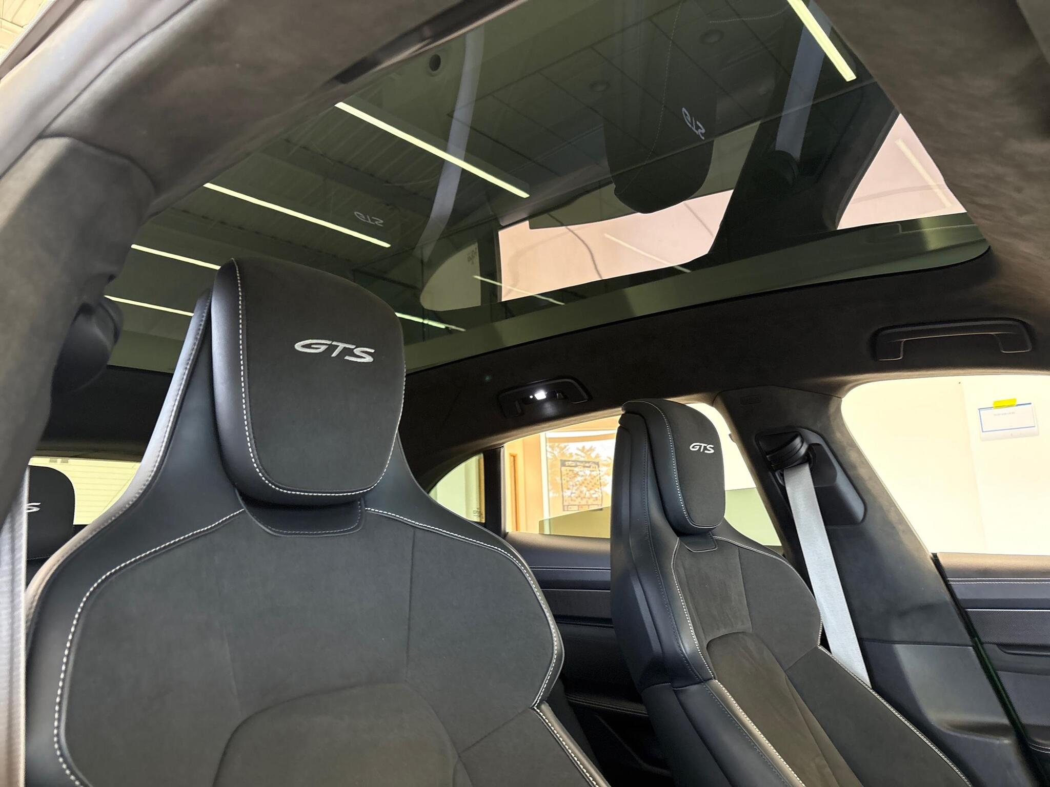 Porsche Taycan view 28